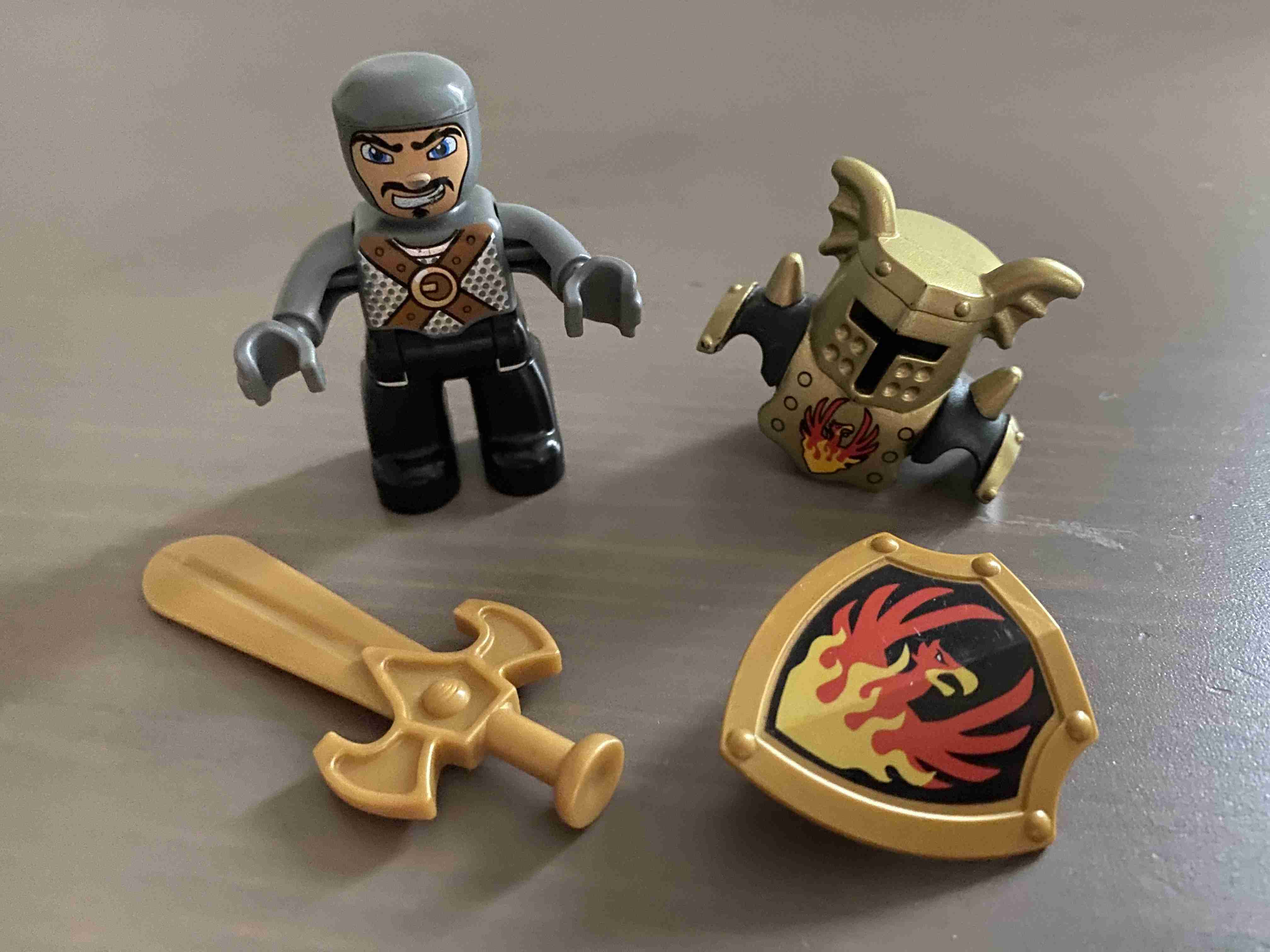 Lego Duplo Rytíř - zlatá sekera
