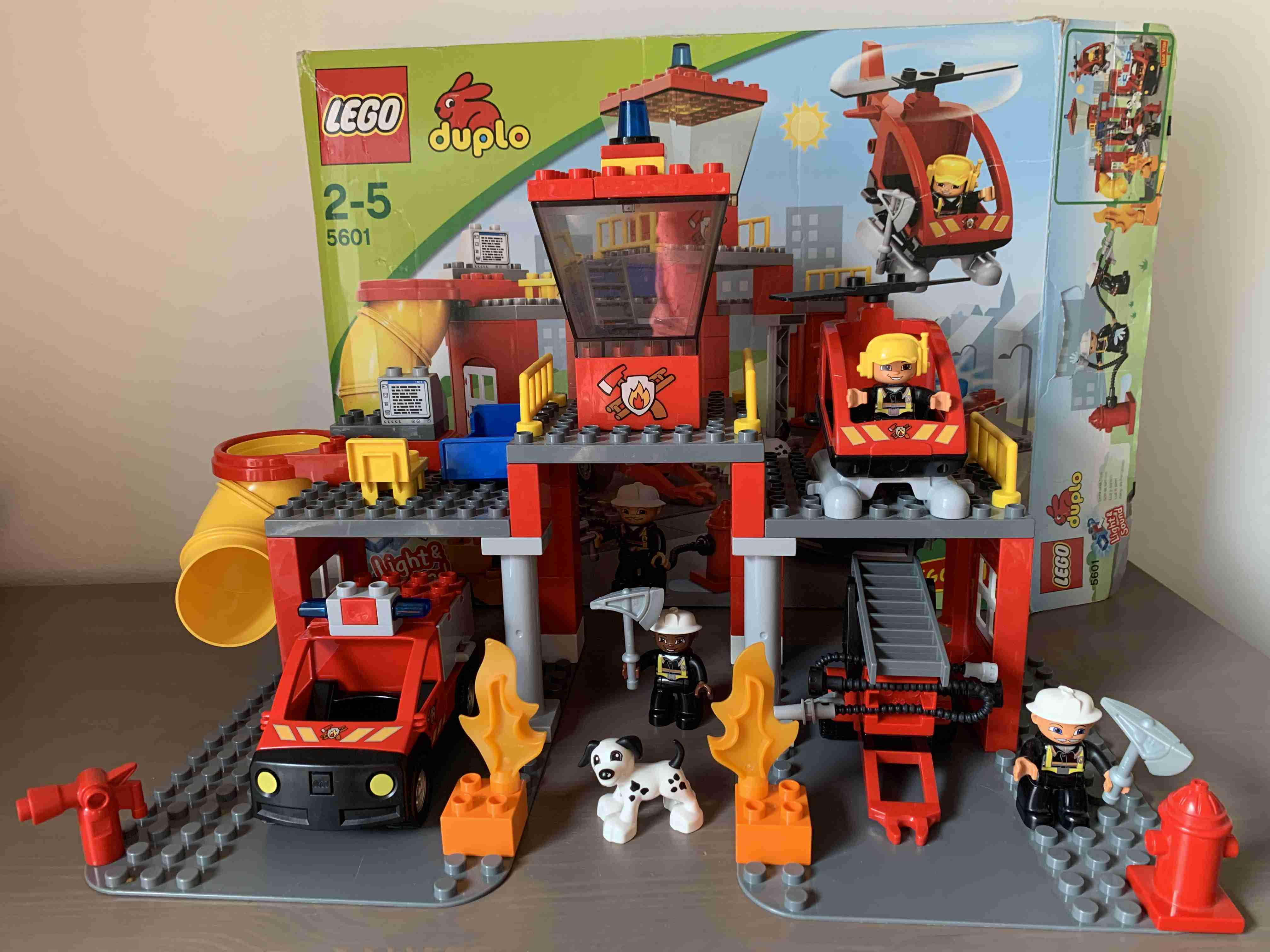 Lego Duplo 5601 - Hasičská stanice / Hasiči