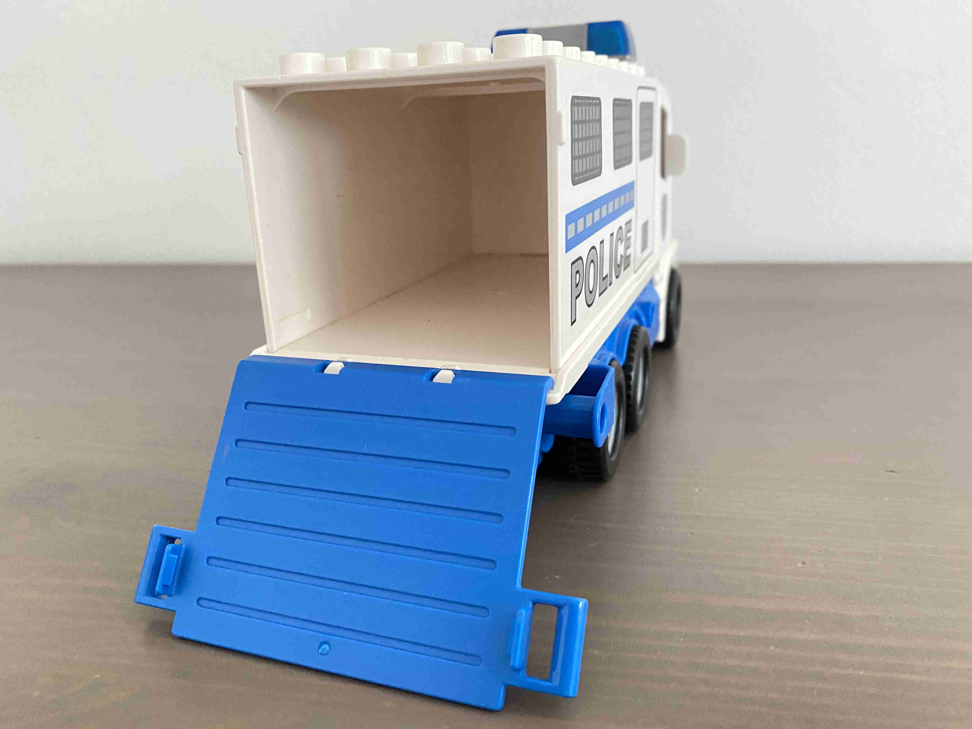 Lego Duplo - Dodávka / auto s majáčkem