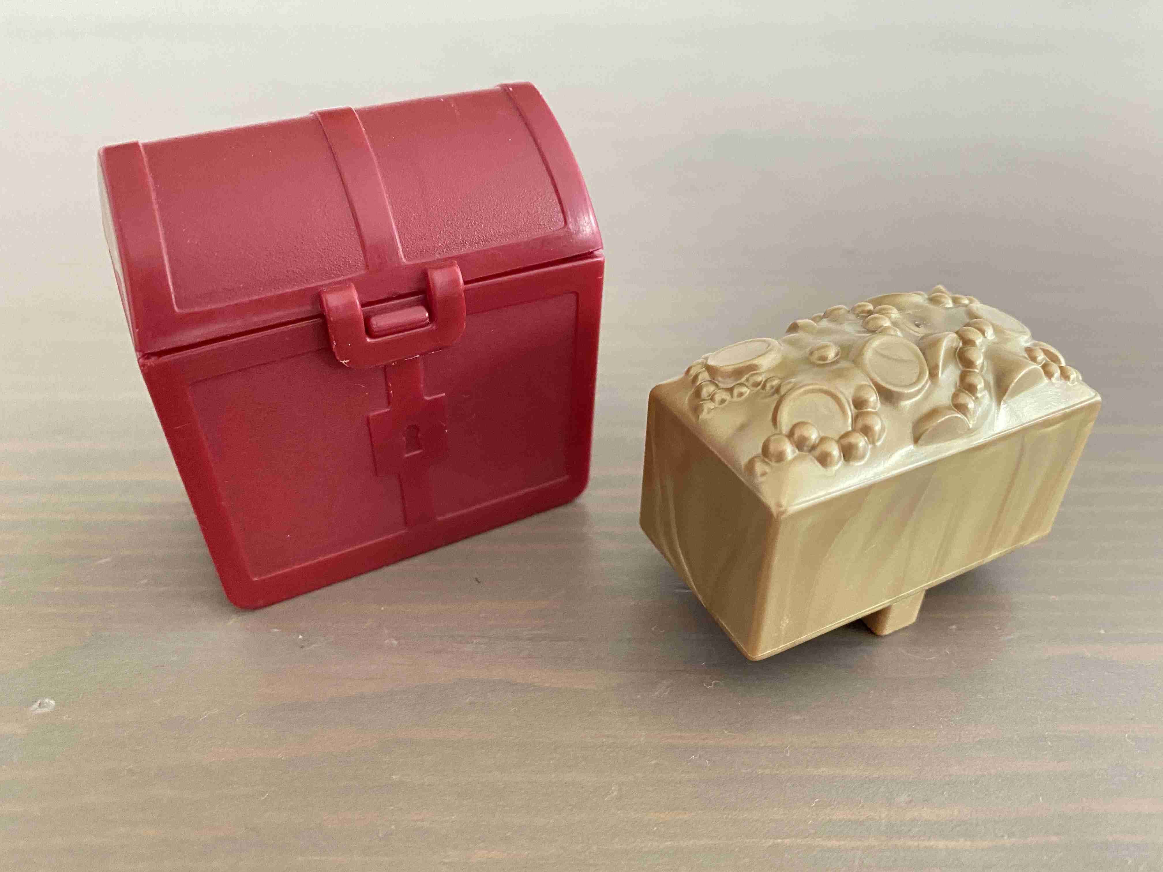 Lego Duplo truhla červená s pokladem