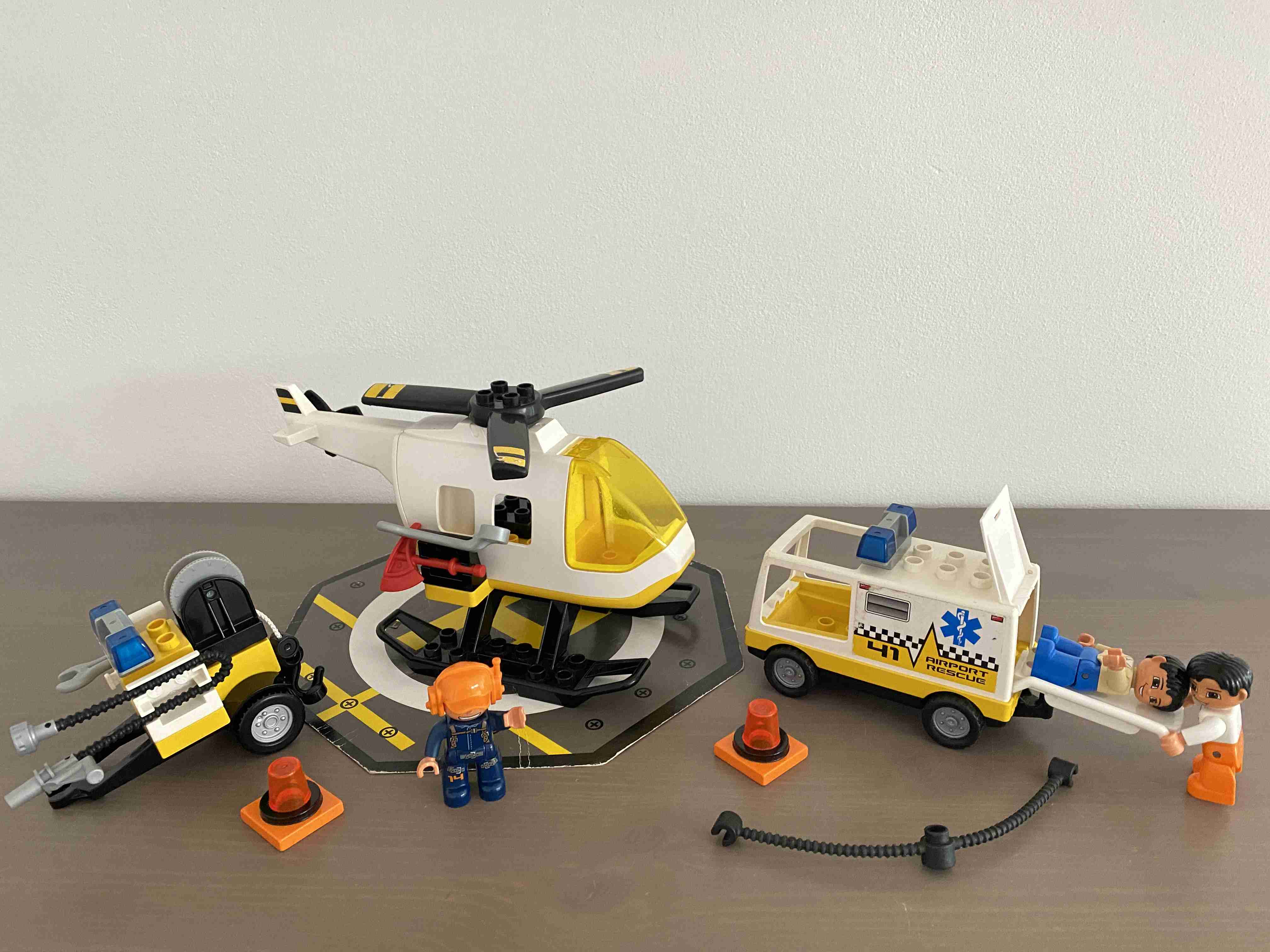 Lego Duplo 7841 - Letištní Vrtulník a sanitka - Helicopter Rescue Unit 