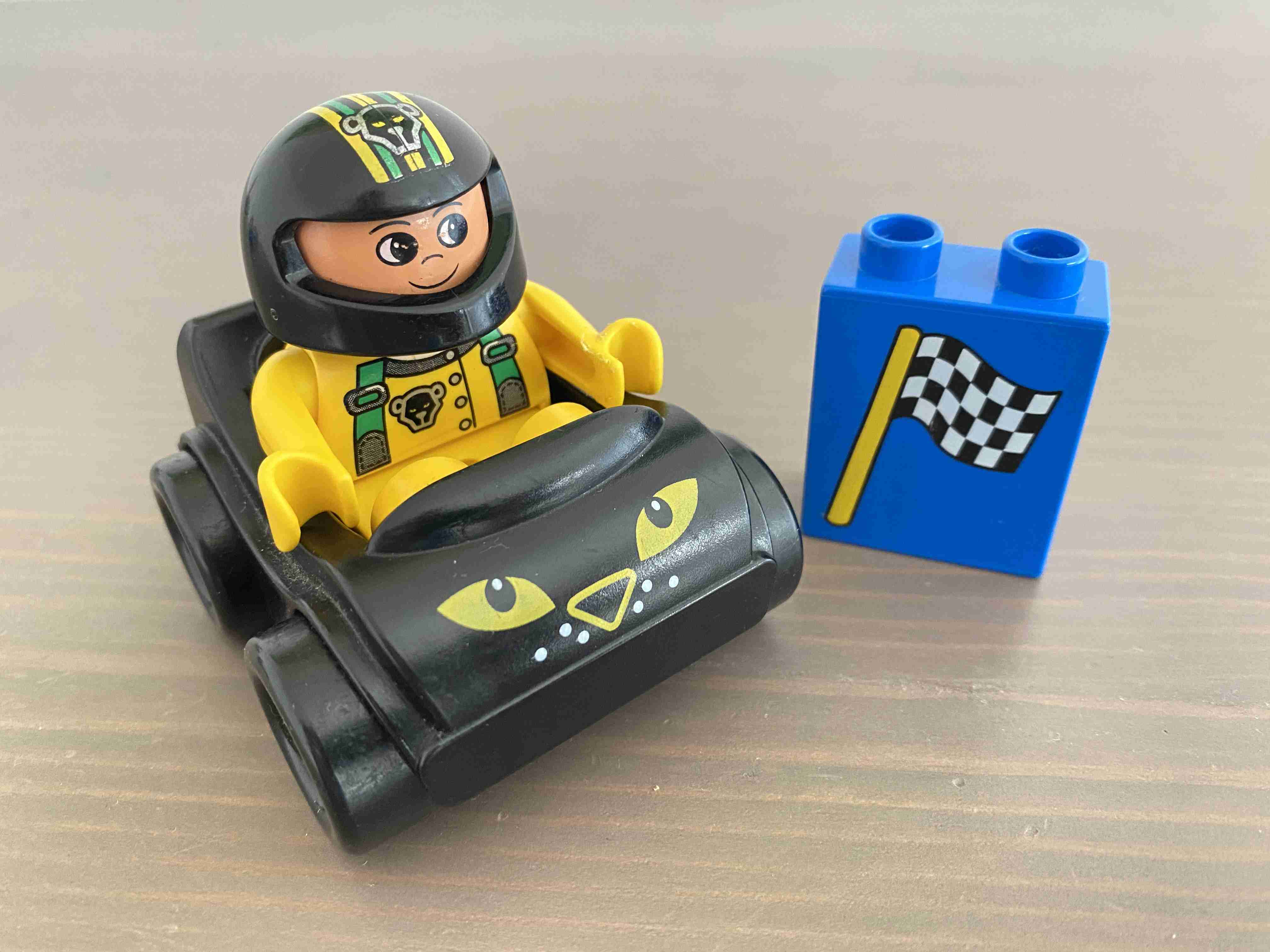 Lego Duplo 1403 - Závodní auto