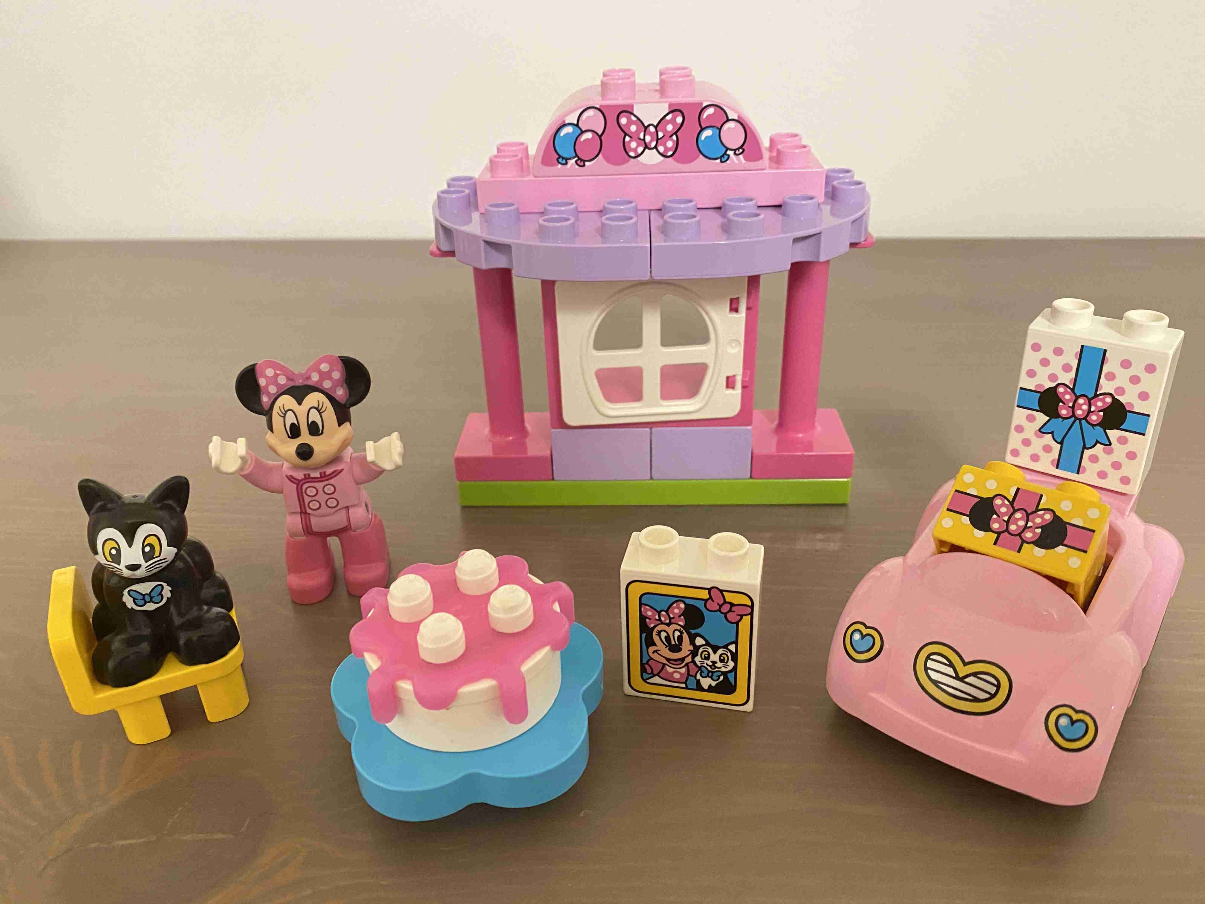 Lego Duplo 10873 - Minnie a narozeninová oslava