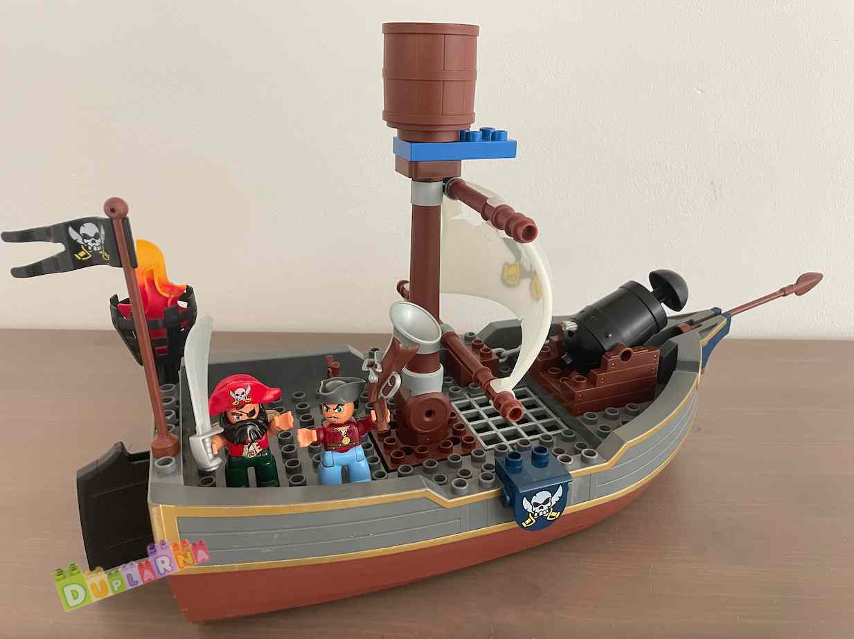 Lego Duplo 7881 - Pirátská loď se svítící plachtou