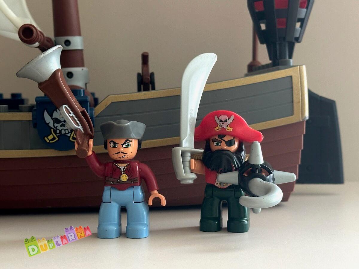 Lego Duplo 7881 - Pirátská loď se svítící plachtou
