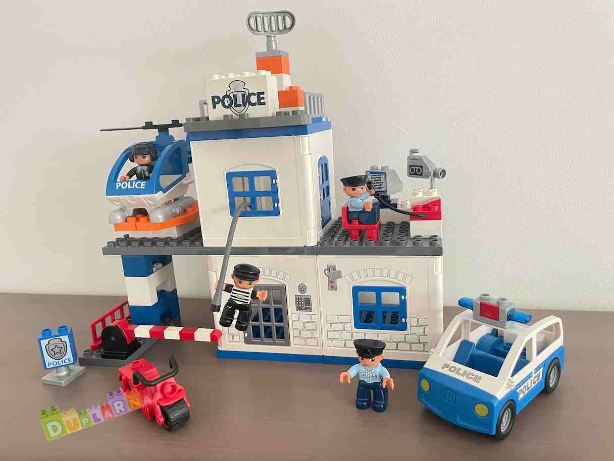Lego Duplo 4965 - Policejní stanice s vrtulníkem / policie