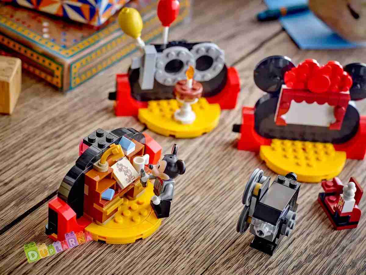 Lego Disney VIP 40600 - Oslava 100 let studia Disney