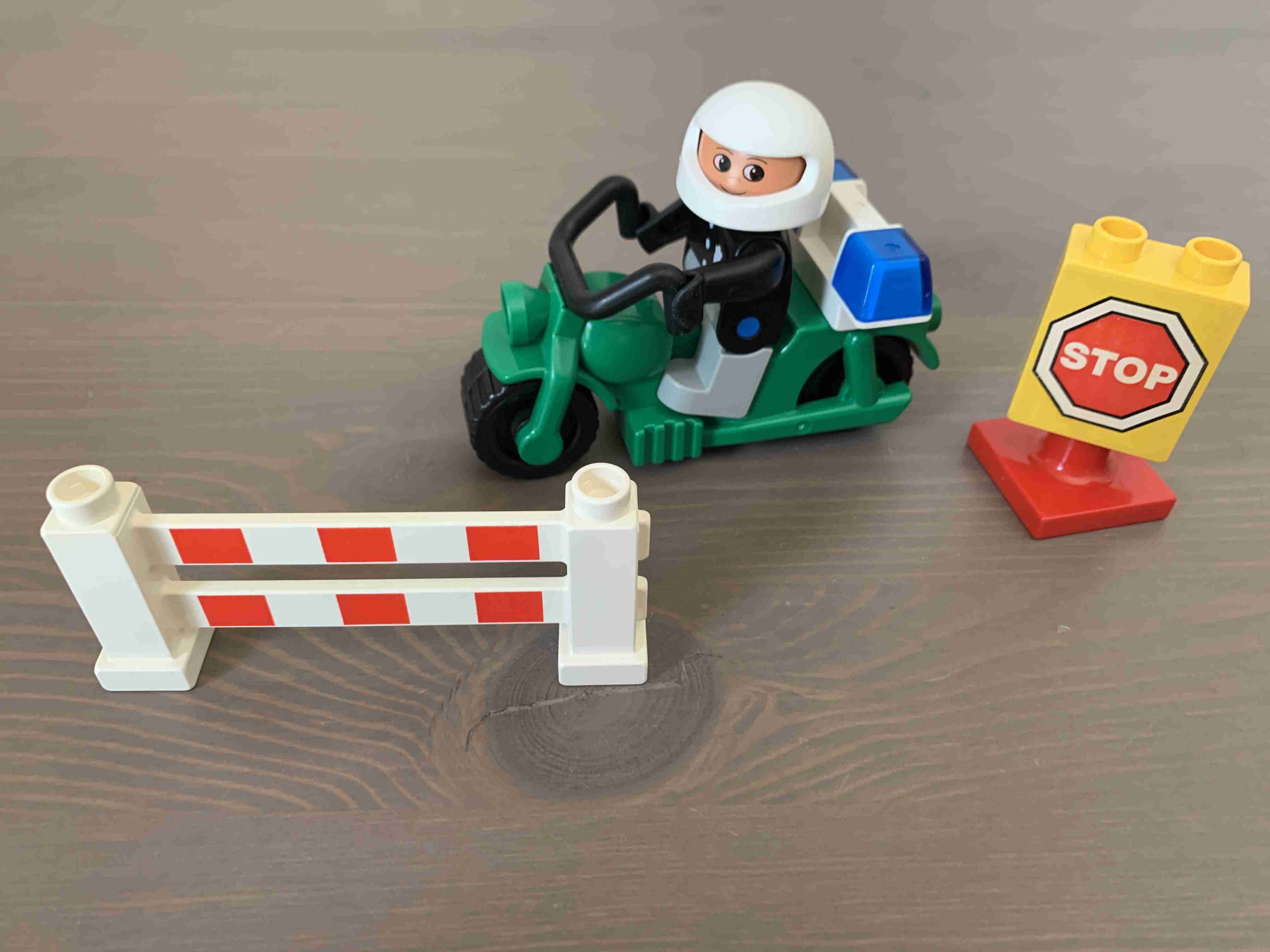 Lego Duplo 2971 - Policejní motorka