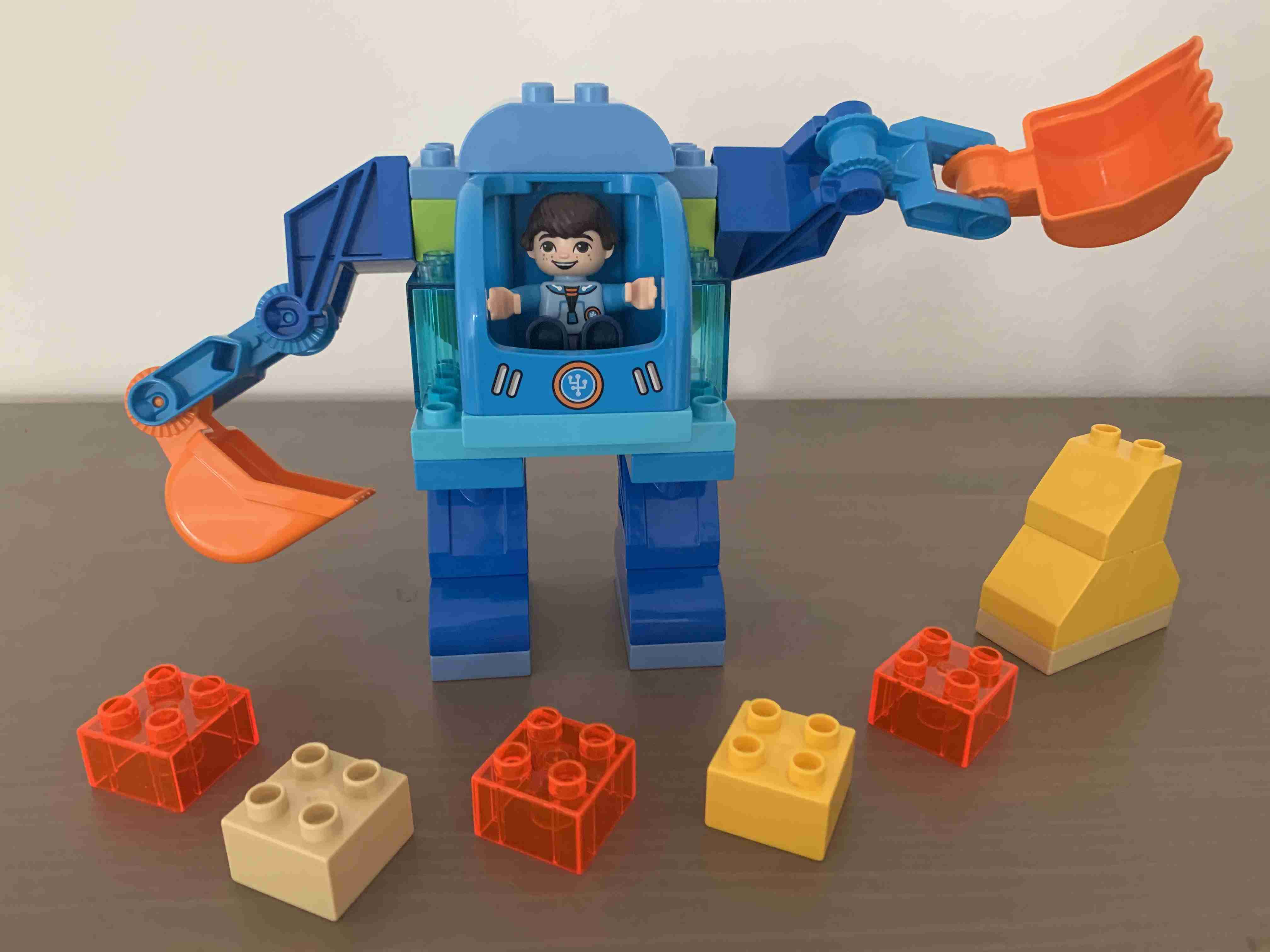 Lego Duplo 10825 - Milesův oblek Exo-Flex ( Bagr )