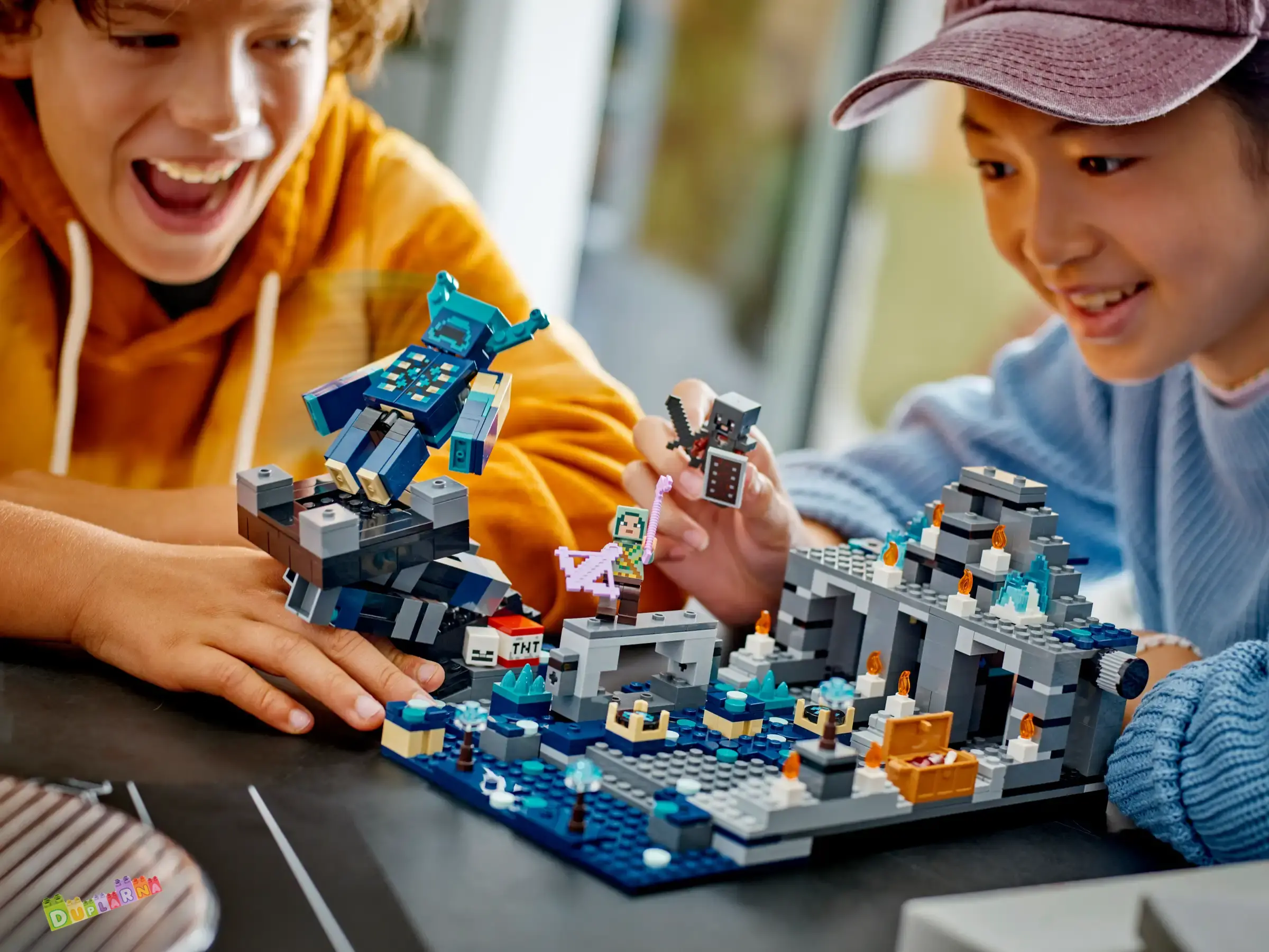 Lego Minecraft 21246 - Bitva v Deep Darku