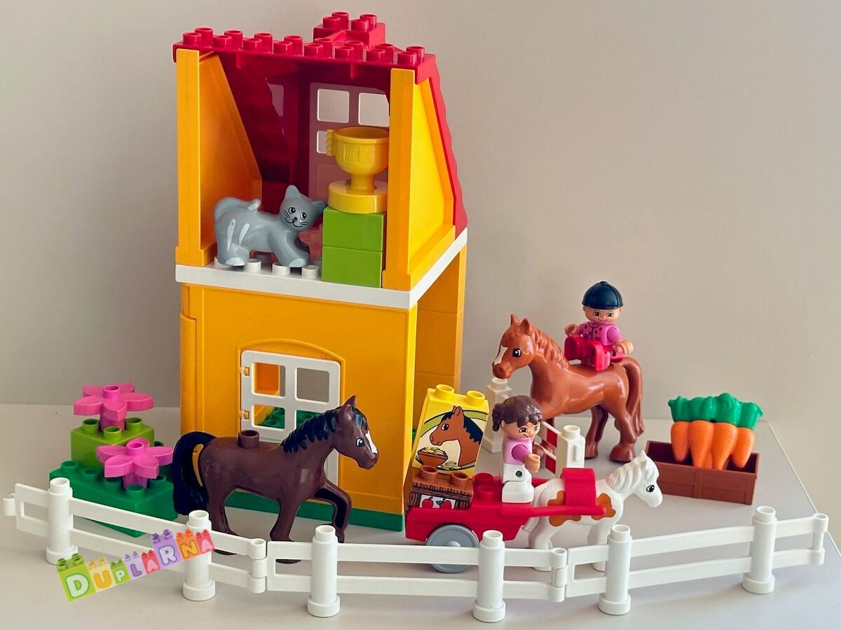 Lego Duplo 4974 - Koňské stáje / Farma