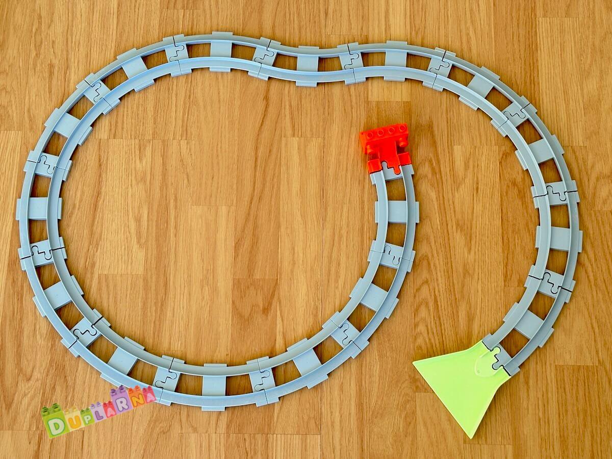 Lego Duplo Koleje / Okruh - zatáčky + nájezd + koncová kolej