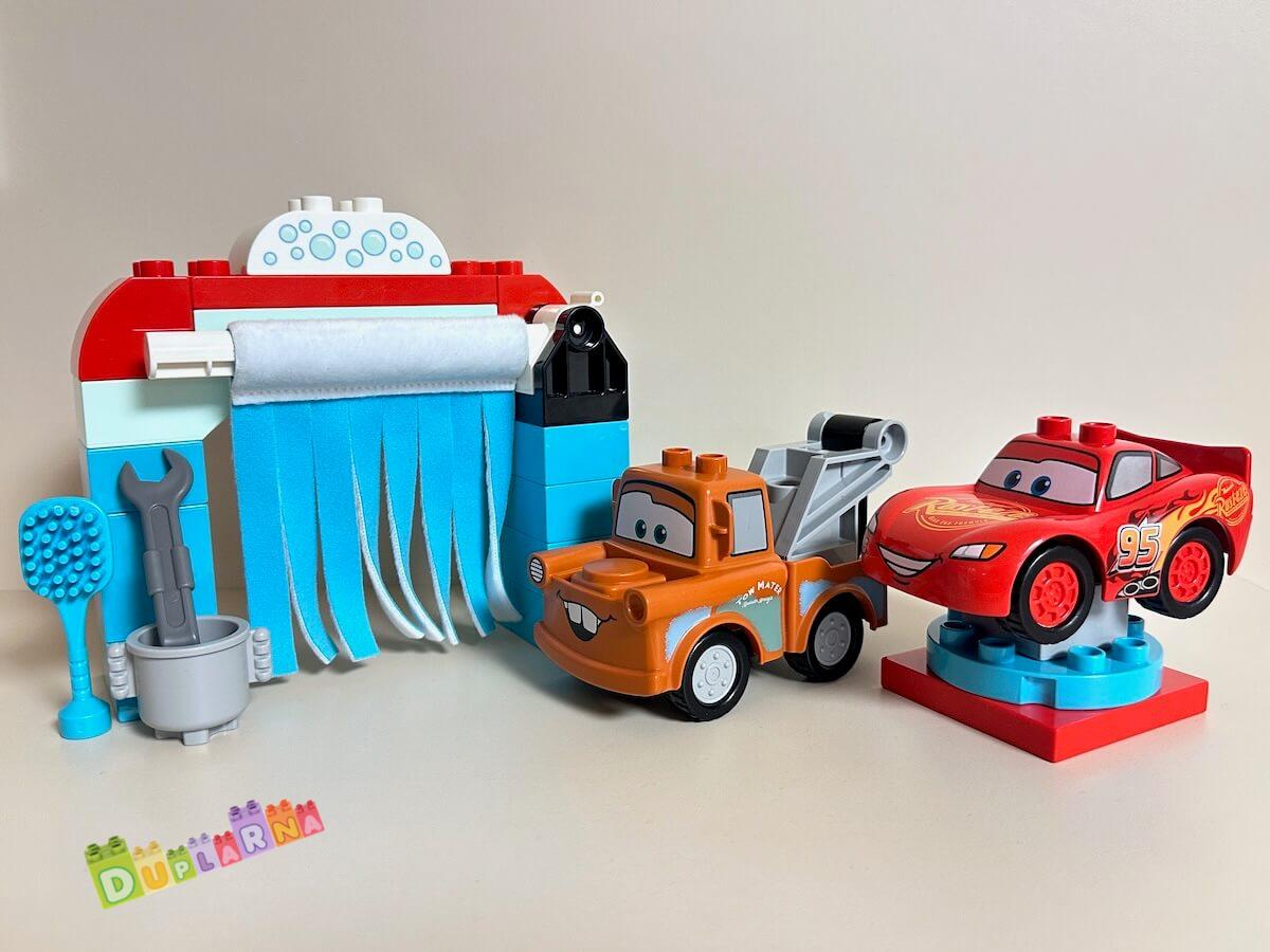 Lego Duplo 10996 - Cars - Na myčce s Bleskem McQueenem a Burákem