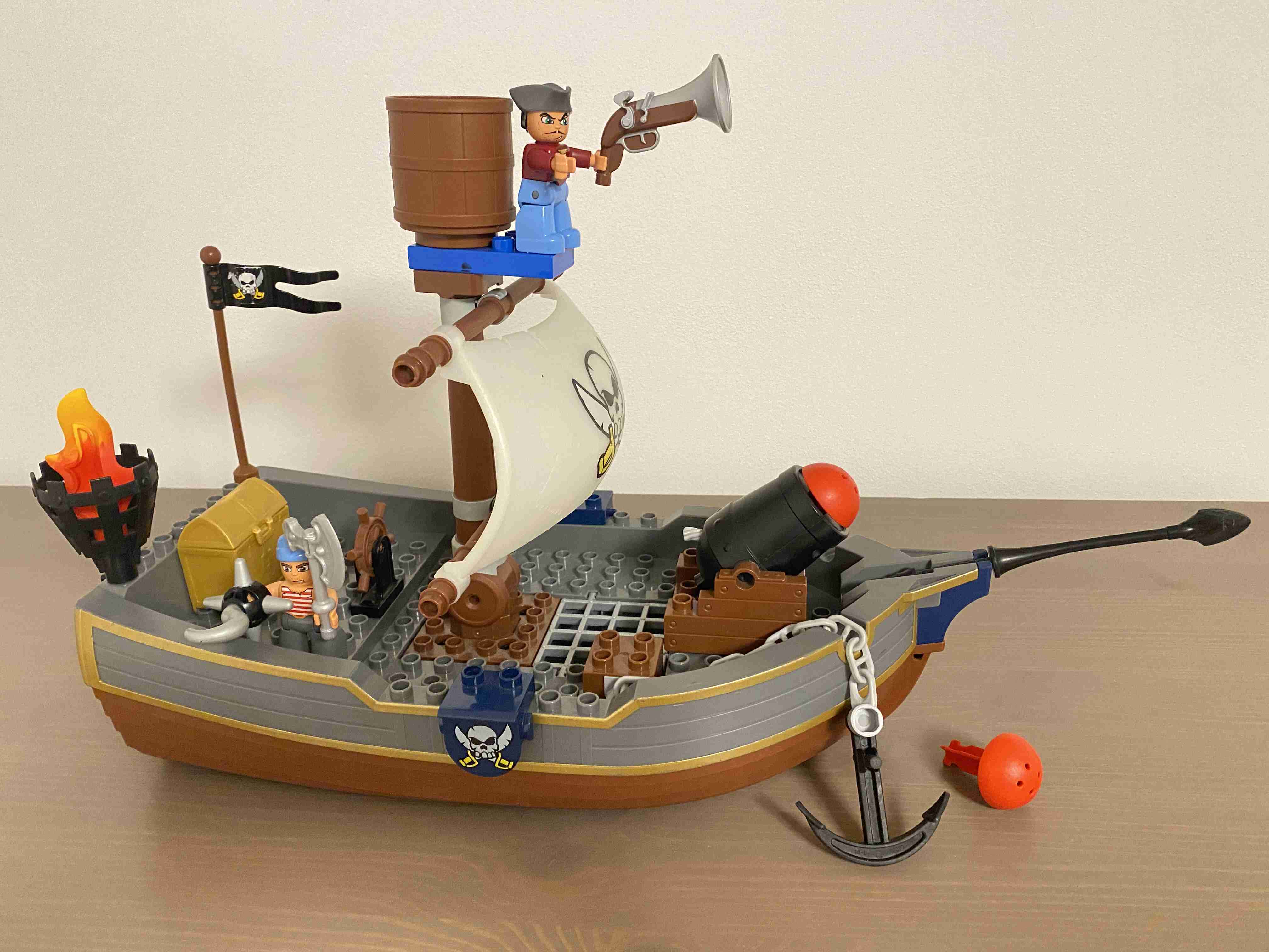 Lego Duplo 7881 - Pirátská loď se svítící plachtou