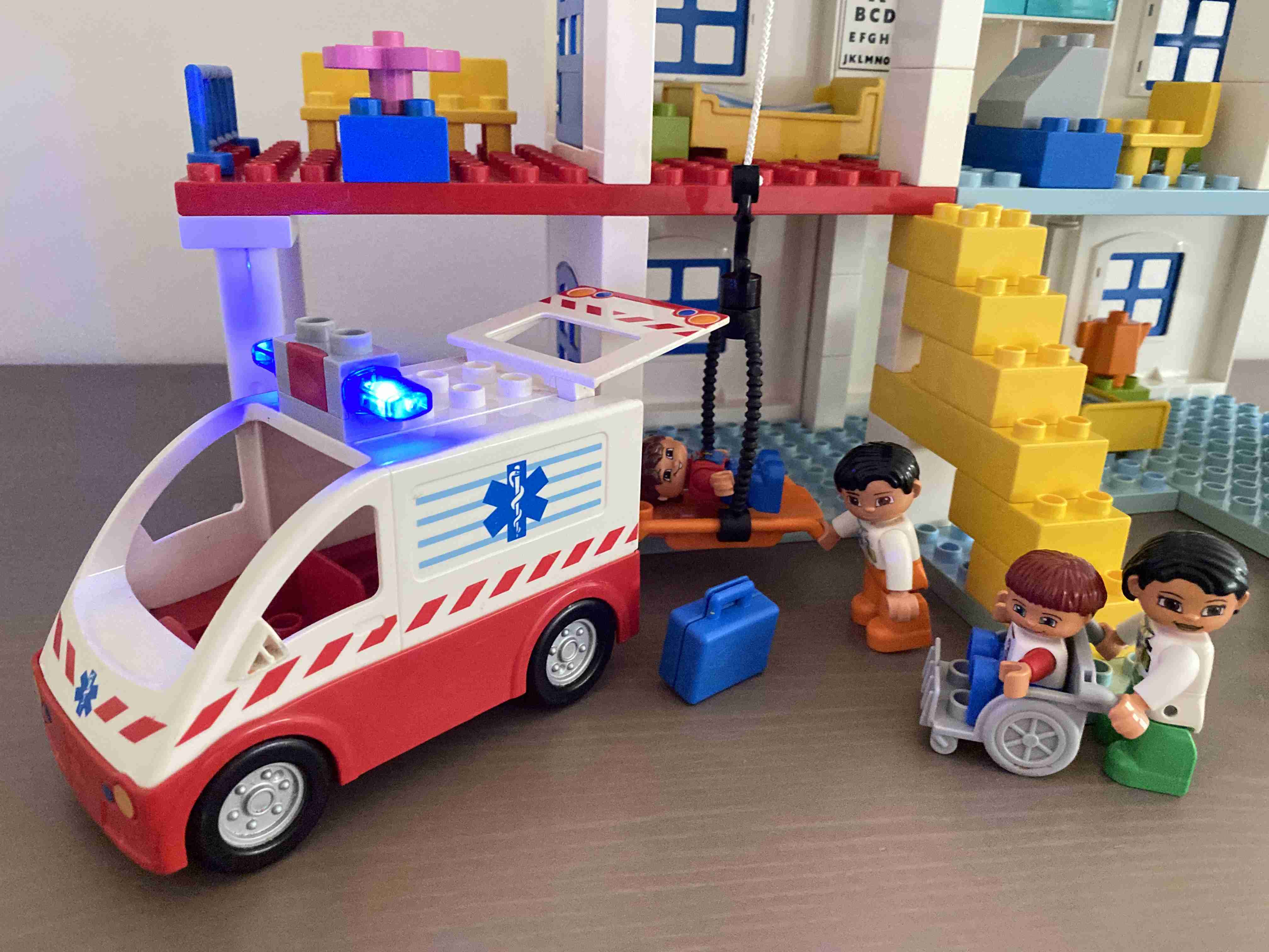 Lego Duplo 5795 - Velká městská nemocnice