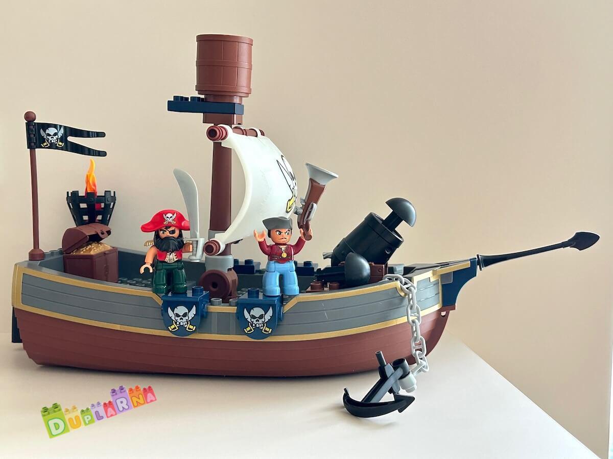 Lego Duplo 7881 - Pirátská loď se svítící plachtou