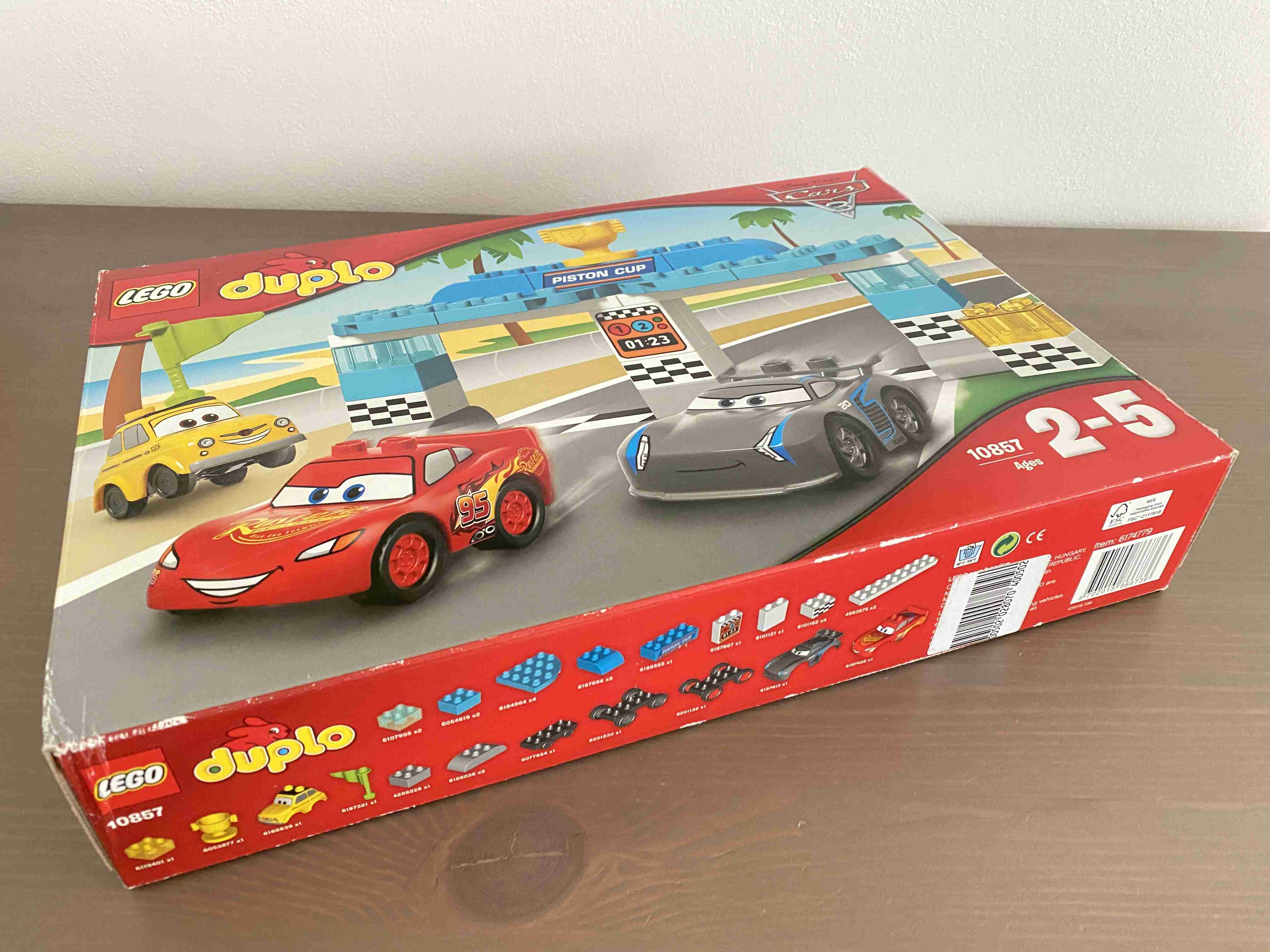 Lego Duplo 10857 - Cars - Závod o zlatý píst