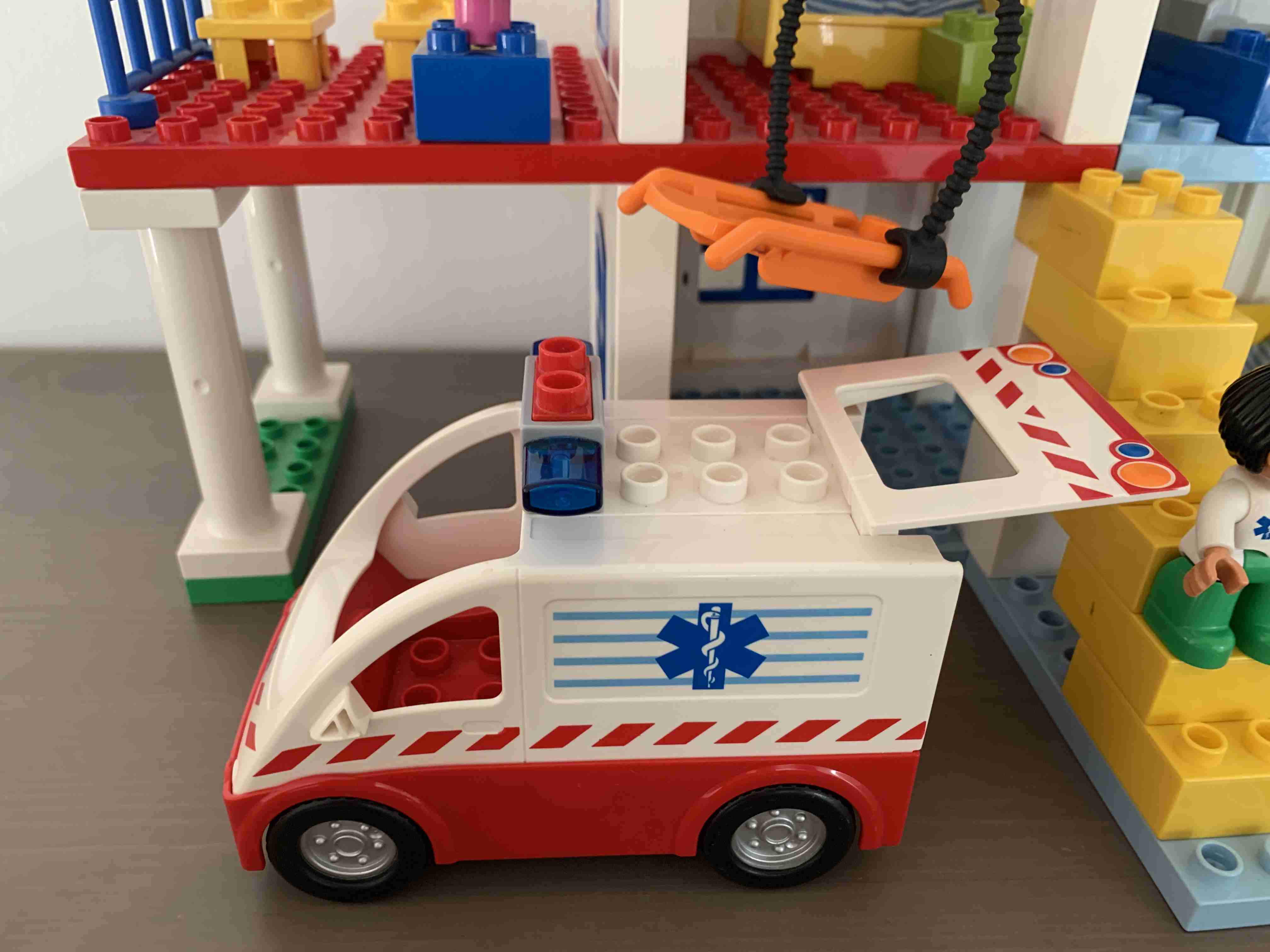 Lego Duplo 5795 - Velká městská nemocnice