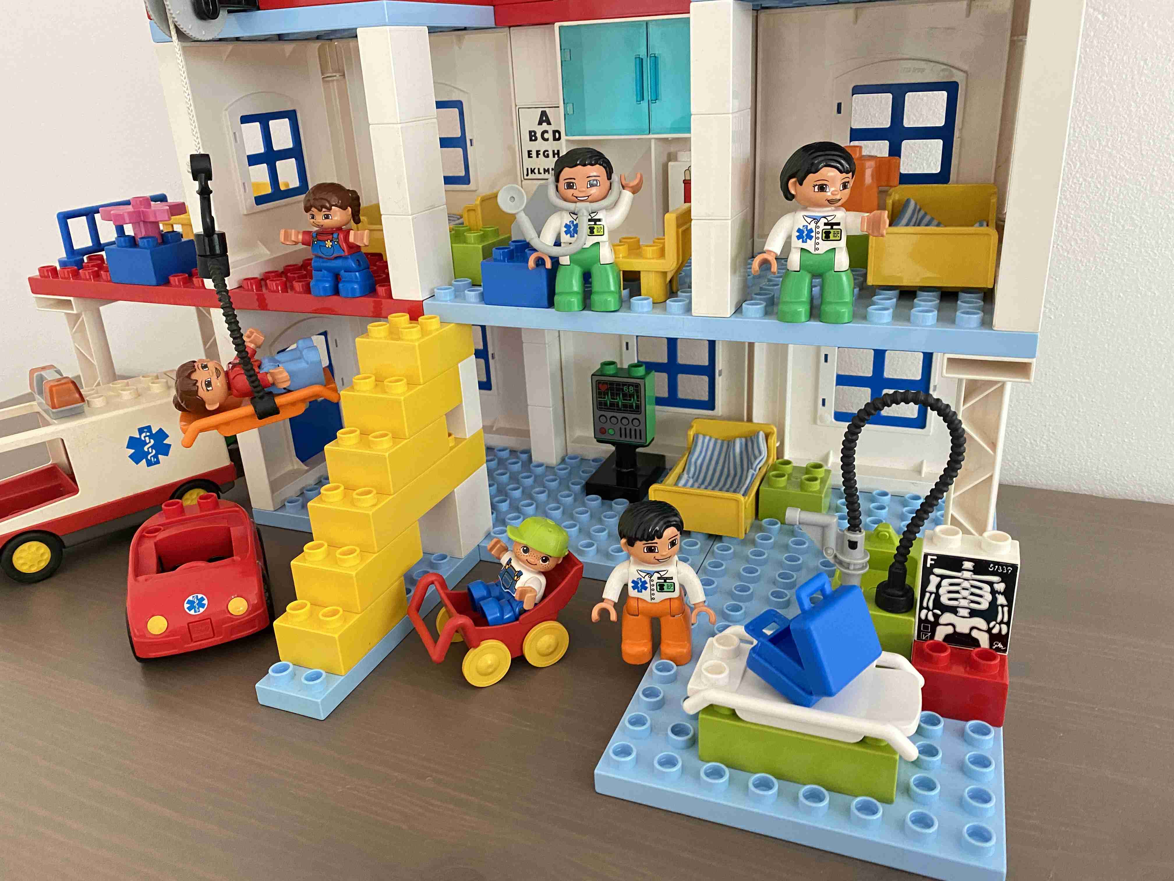 Lego Duplo 5795 - Velká městská nemocnice