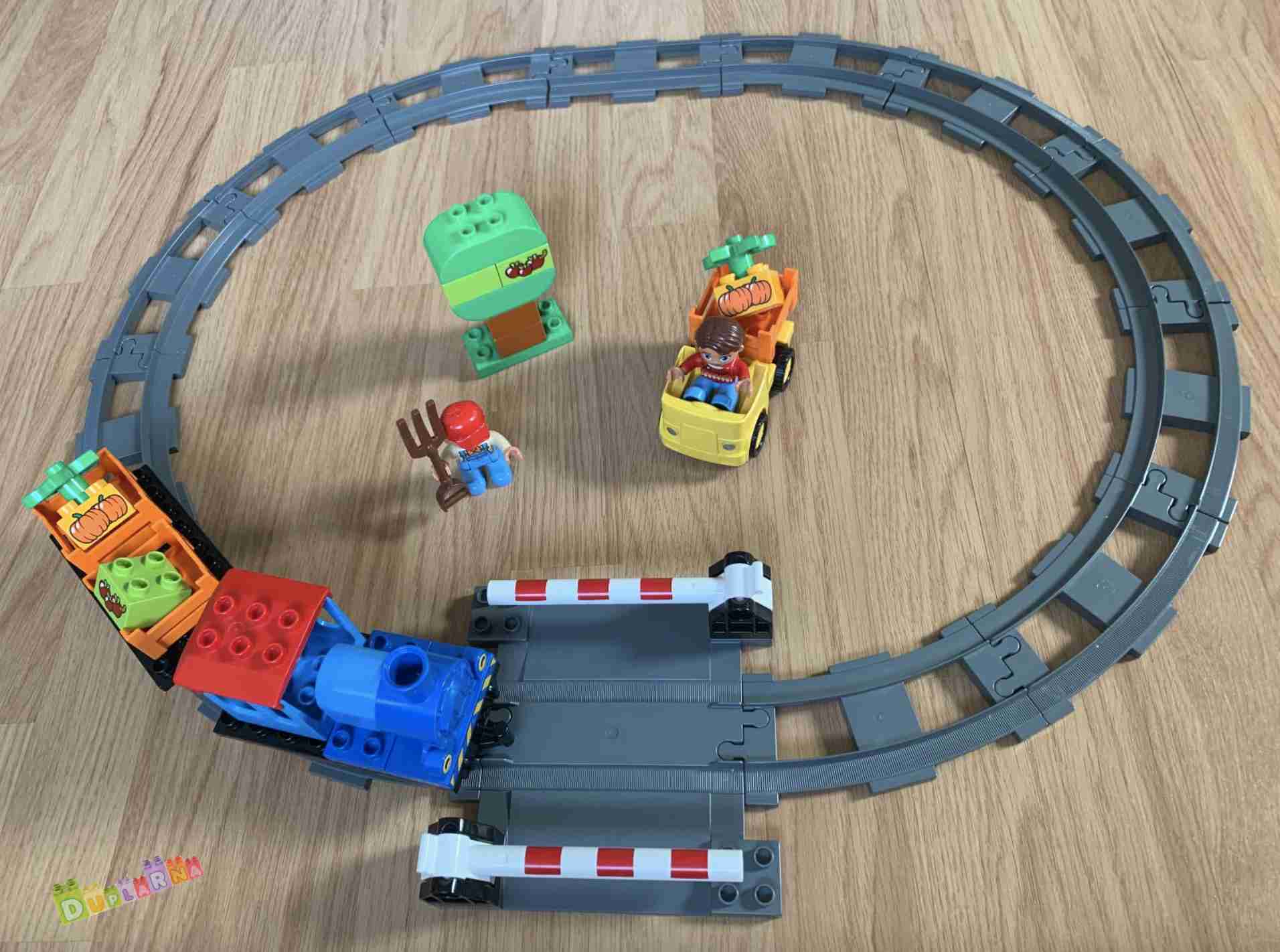Lego Duplo 10810 - Vláček s přejezdem