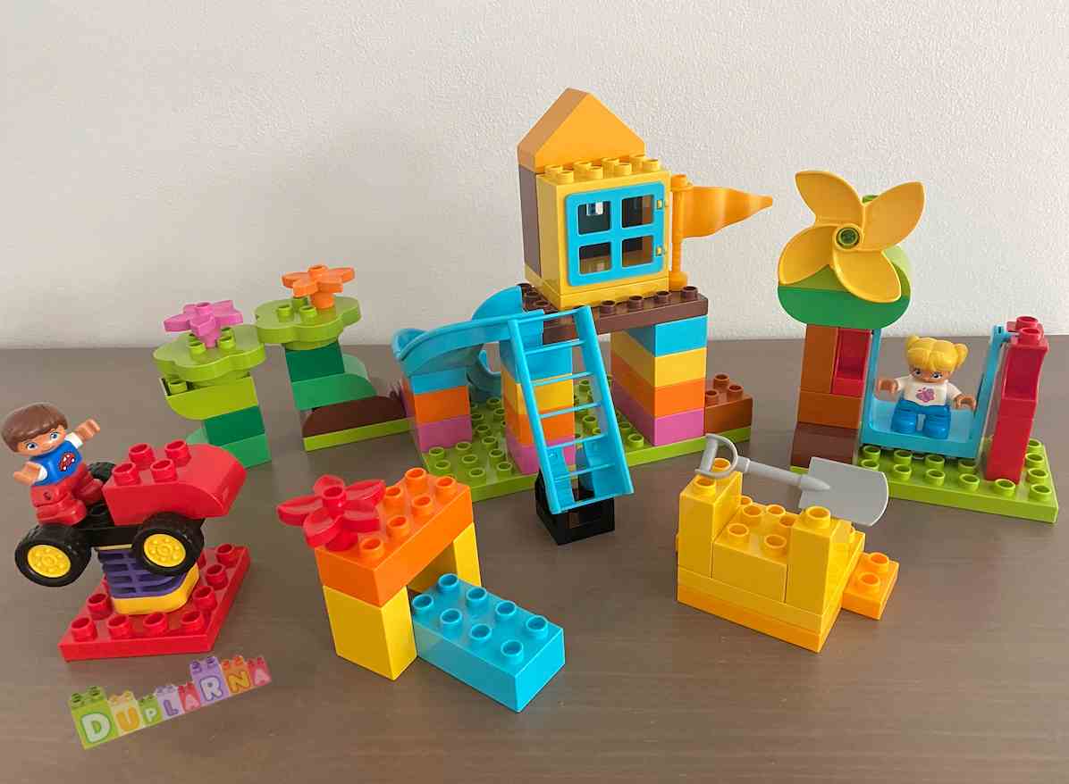 Lego Duplo 10864 - Velký Box s kostkami - dětské hřiště