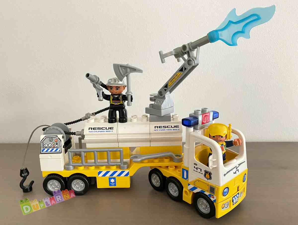 Lego Duplo 7844 - Letištní hasiči - cisterna - Airport Rescue Truck