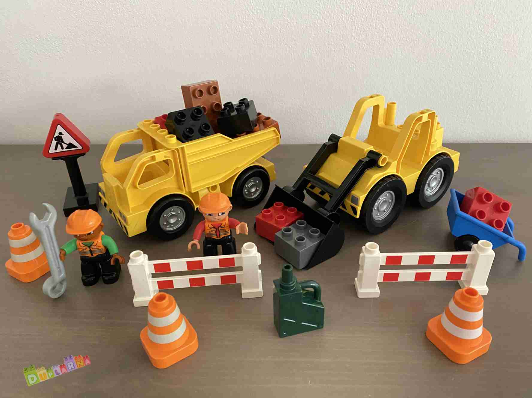 Lego Duplo 4688 - Stavba - Tým stavbařů - Bagr a tatra