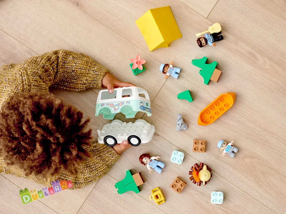 Lego Duplo 10946 - Dobrodružství v rodinném karavanu