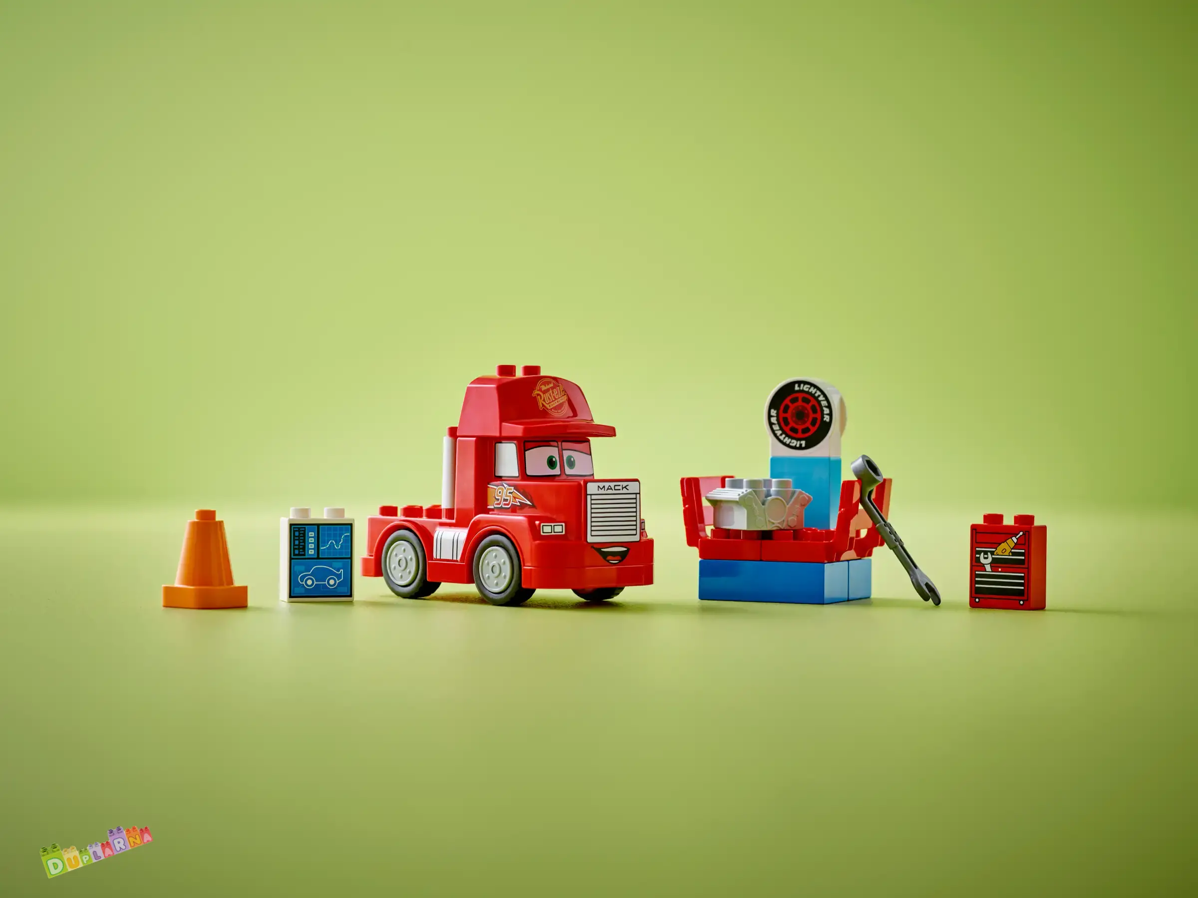 Lego Duplo Cars 10417 - Mack na závodech