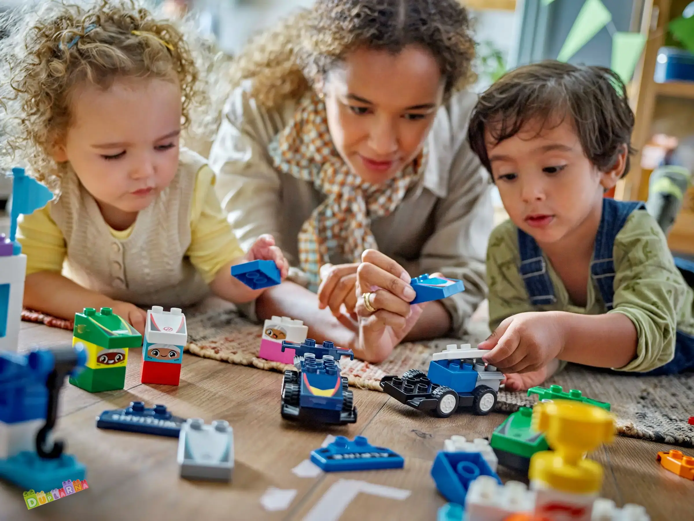 Lego Duplo 10445 - Závodní auta a řidiči týmu F1