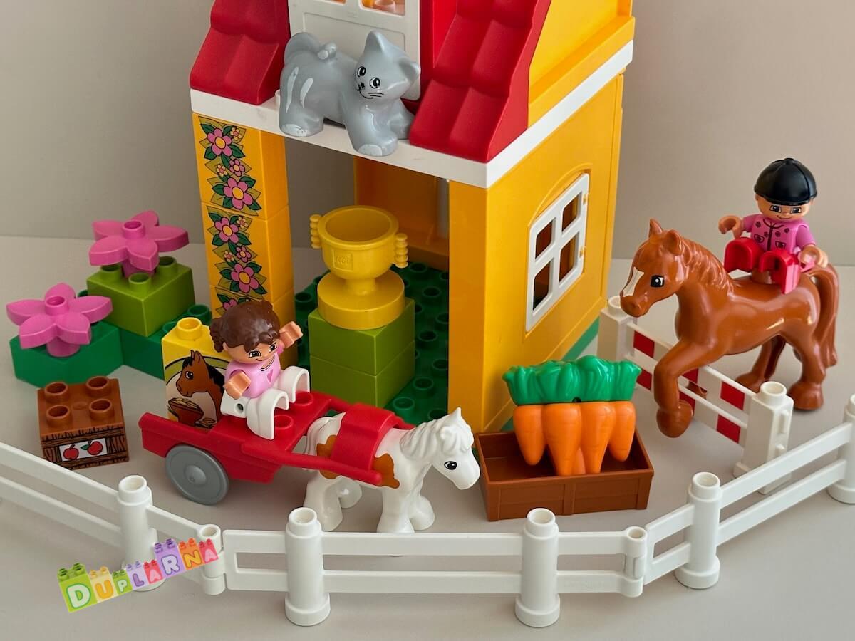 Lego Duplo 4974 - Koňské stáje / Farma