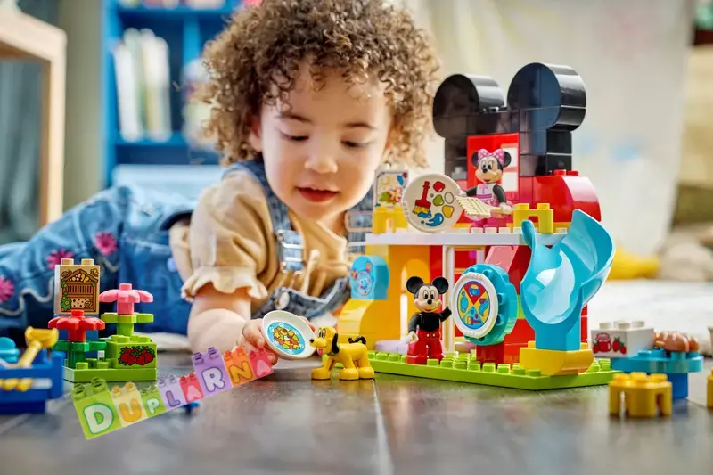 Lego Duplo 10465 - Mickeyho klubík, Minnie a Pluto