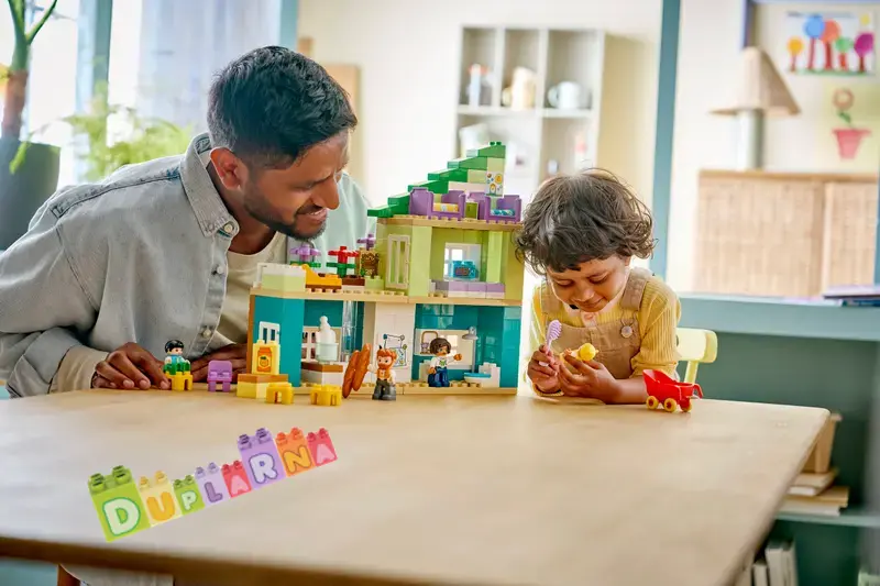 Lego Duplo 10470 - Moderní rodinný dům 3 v 1 s figurkami