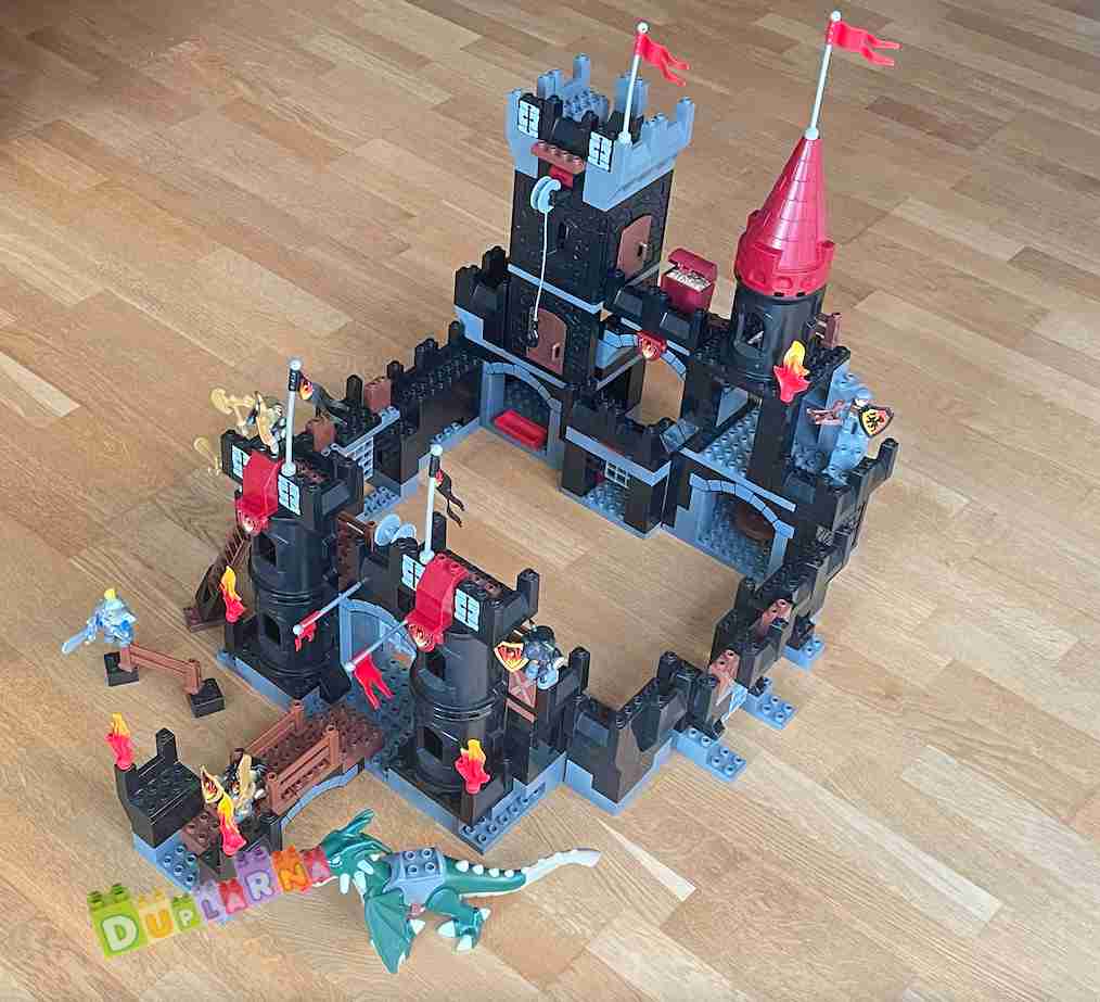 Lego Duplo 4785 - Velký černý hrad s drakem / Black Castle
