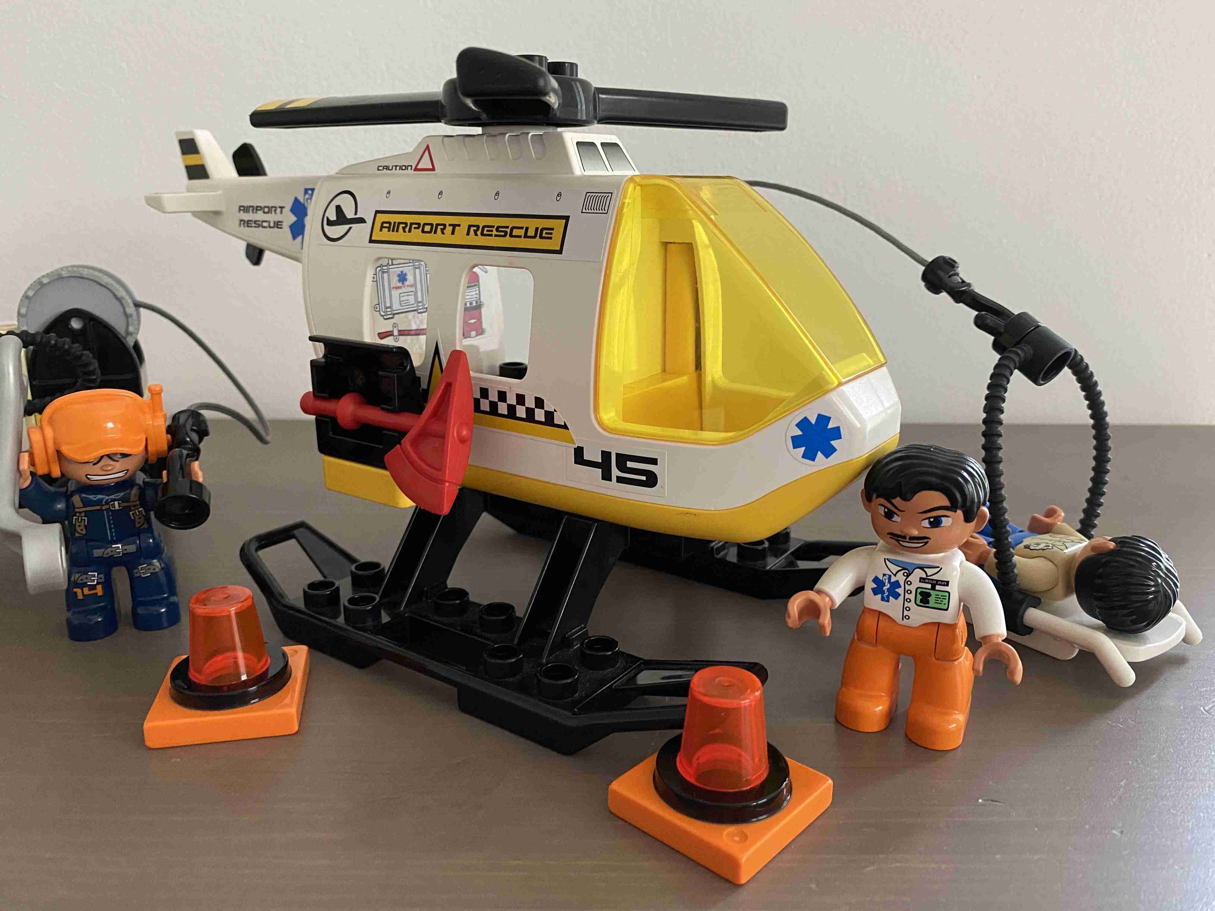 Lego Duplo 7841 - Letištní Vrtulník a sanitka - Helicopter Rescue Unit