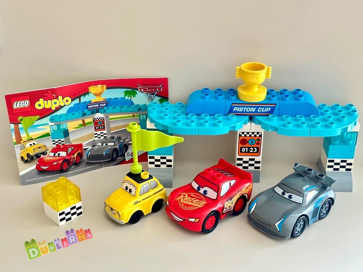 Lego Duplo 10857 - Cars - Závod o zlatý píst