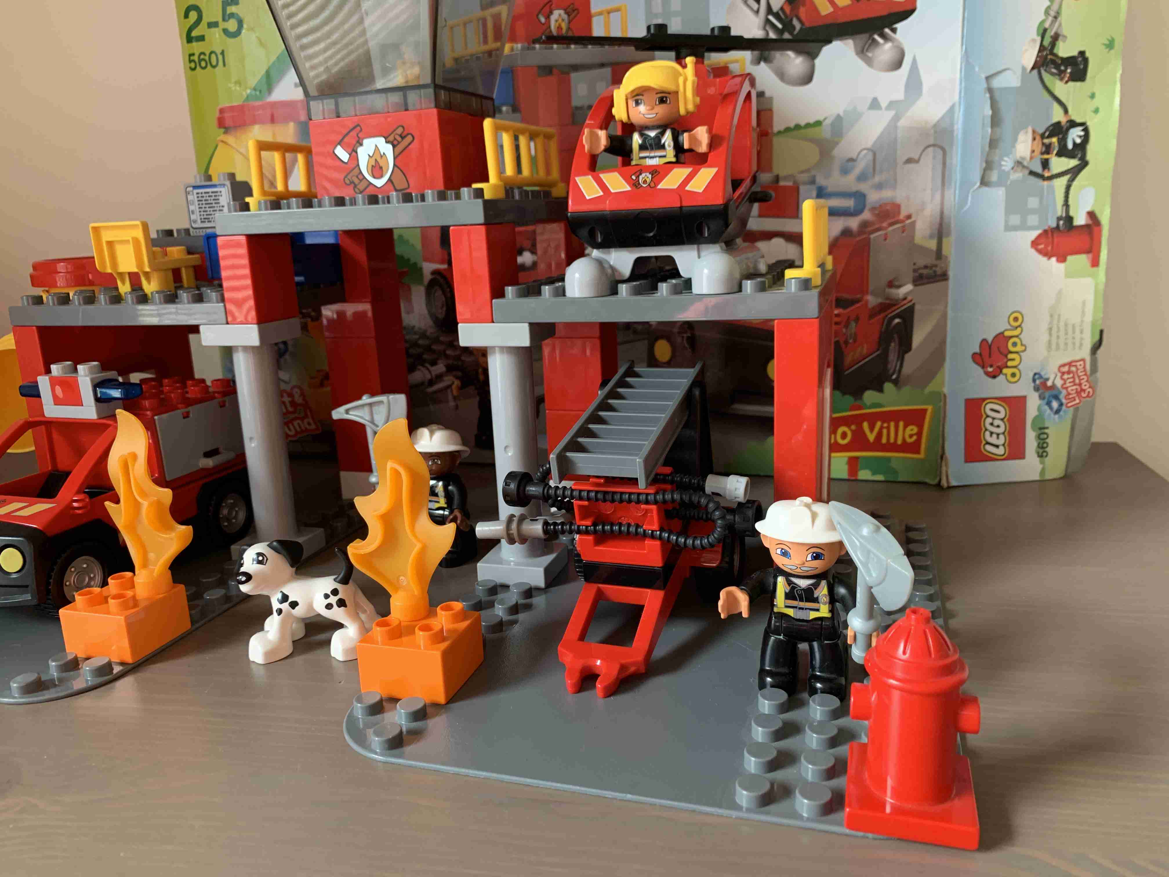 Lego Duplo 5601 - Hasičská stanice / Hasiči
