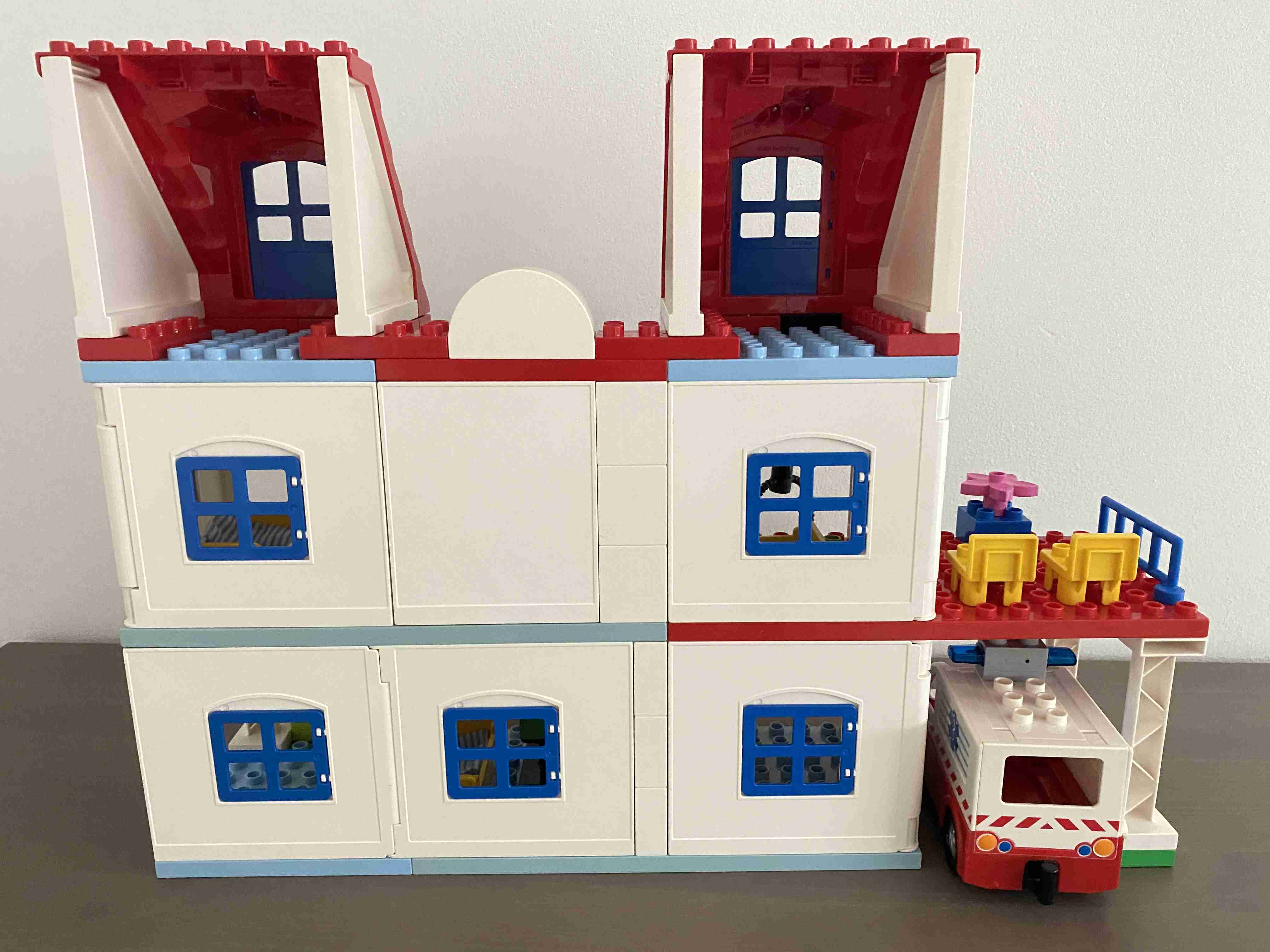 Lego Duplo 5795 - Velká městská nemocnice