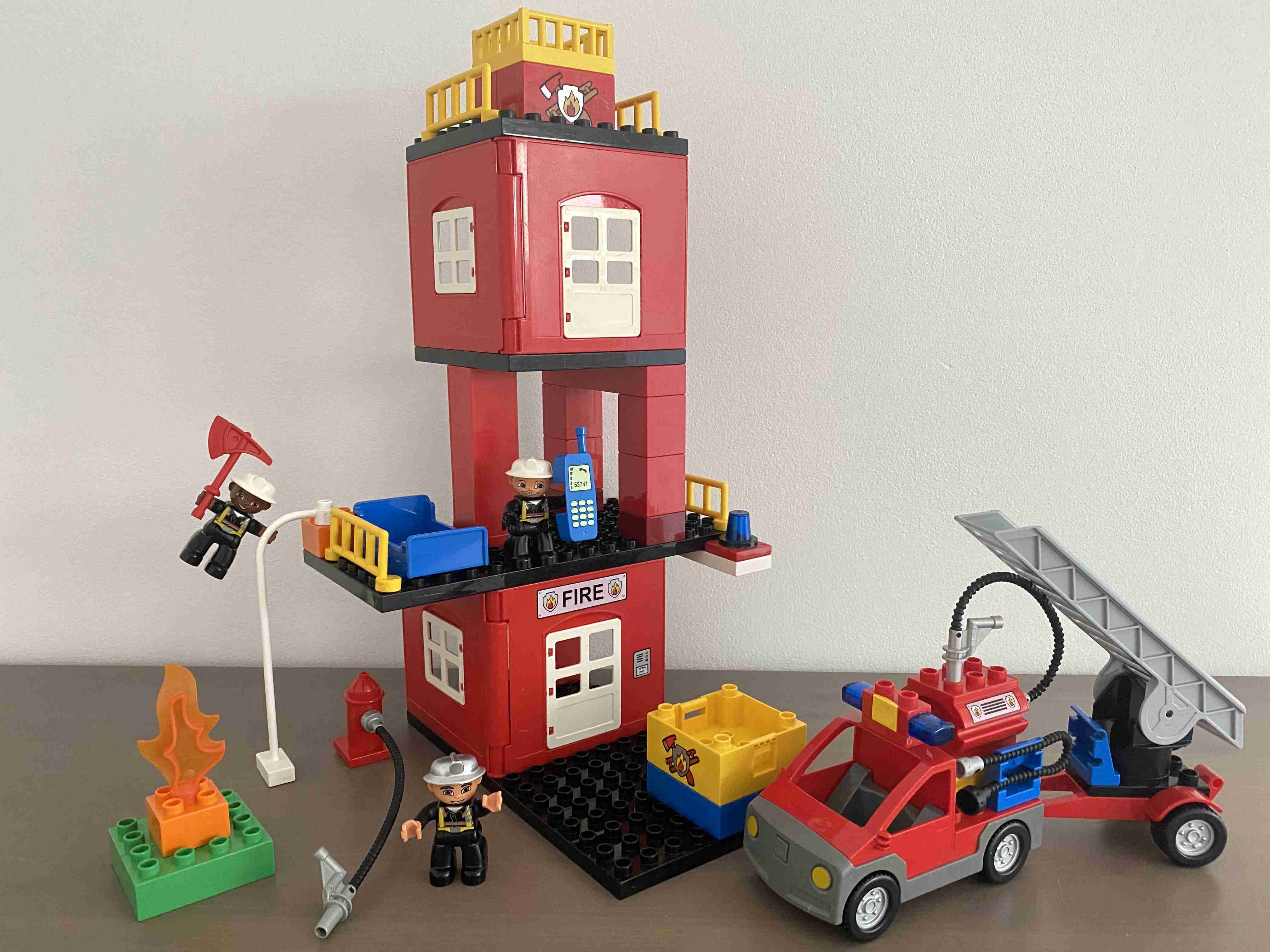 Lego Duplo 4664 - Hasičská stanice / Hasiči