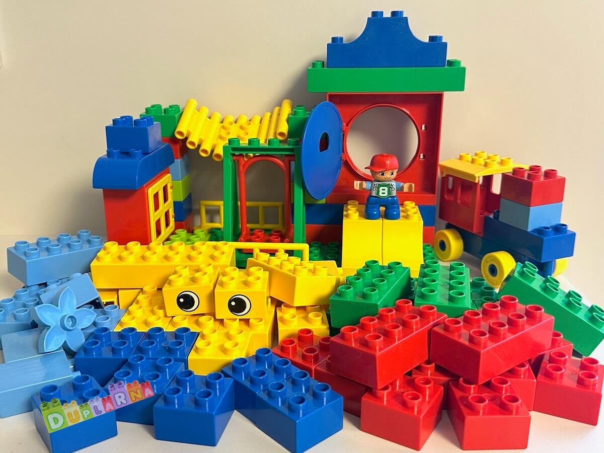 Lego Duplo 5417 - Set kostek Deluxe - Dětské hřiště + podložka s Boxem