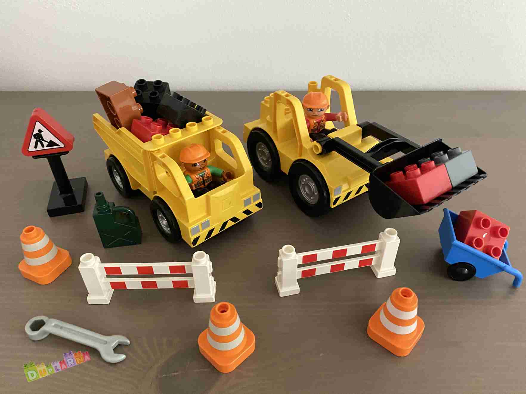 Lego Duplo 4688 - Stavba - Tým stavbařů - Bagr a tatra