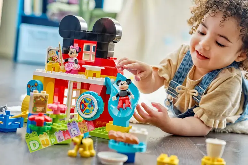 Lego Duplo 10465 - Mickeyho klubík, Minnie a Pluto