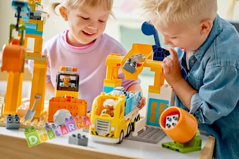 Lego Duplo 10476 - Staveniště a vozidla 3 v 1 / Stavba