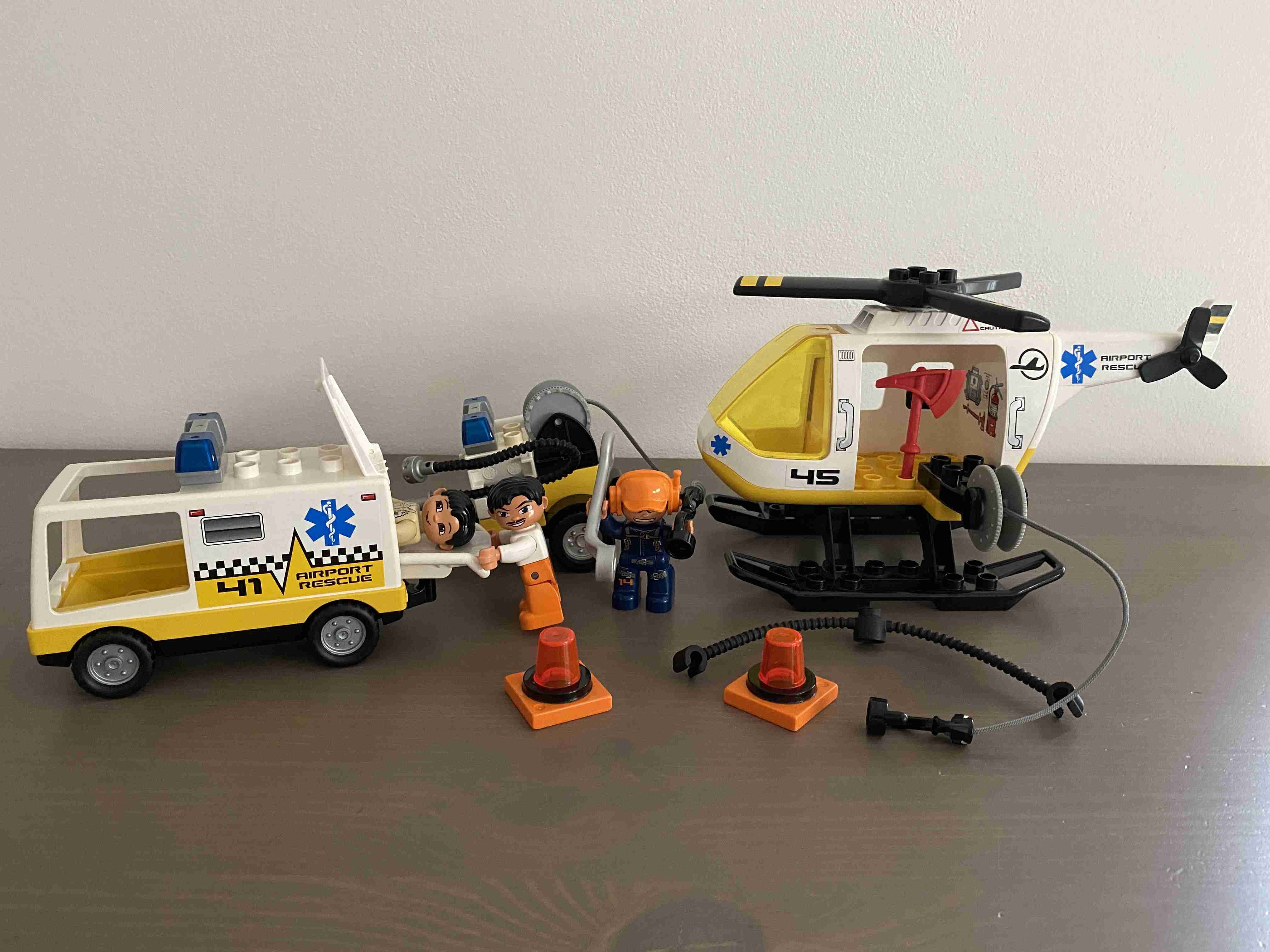 Lego Duplo 7841 - Letištní Vrtulník a sanitka - Helicopter Rescue Unit