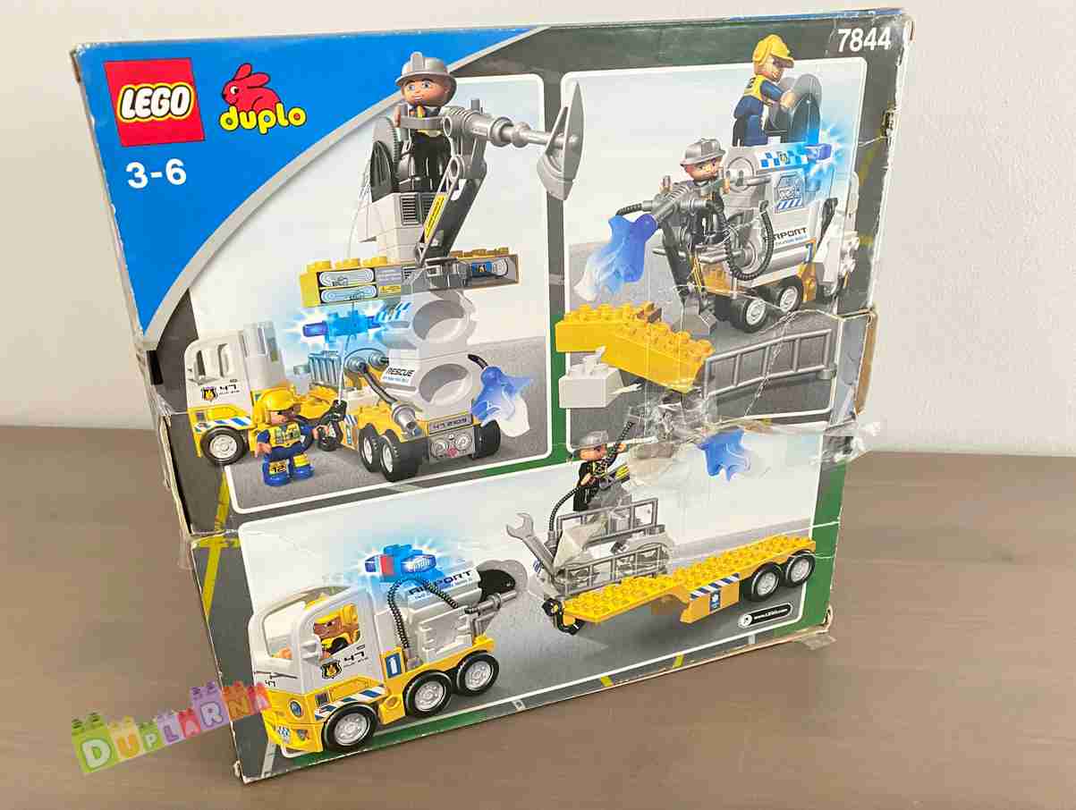 Lego Duplo 7844 - Letištní hasiči - cisterna - Airport Rescue Truck