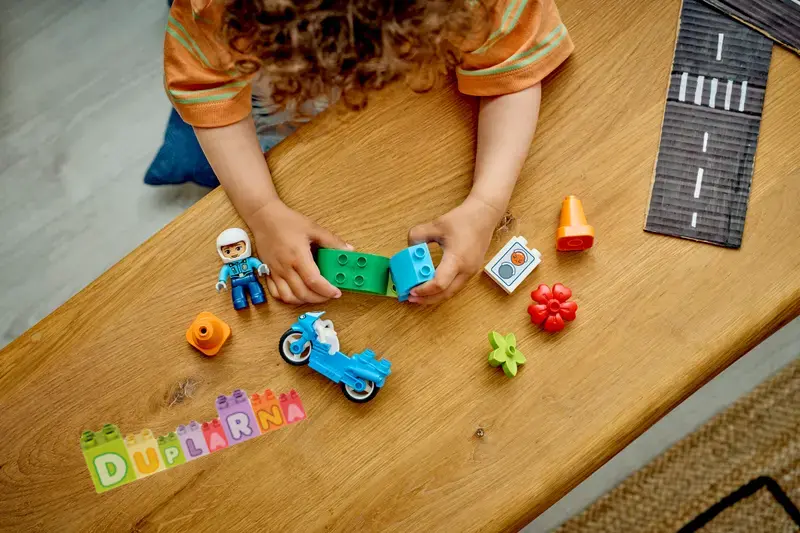 Lego Duplo 10471 - Modrá policejní motorka