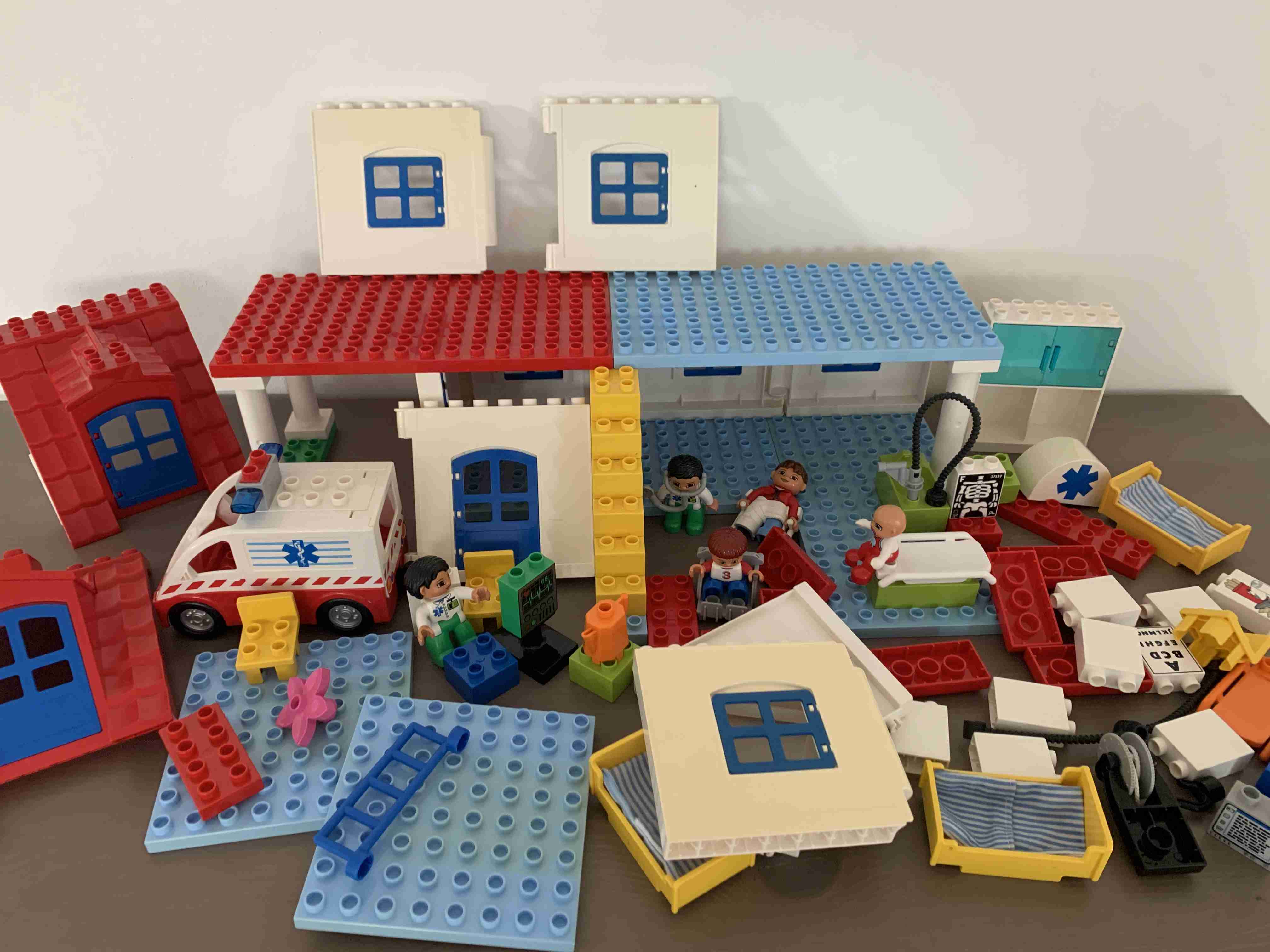 Lego Duplo 5795 - Velká městská nemocnice