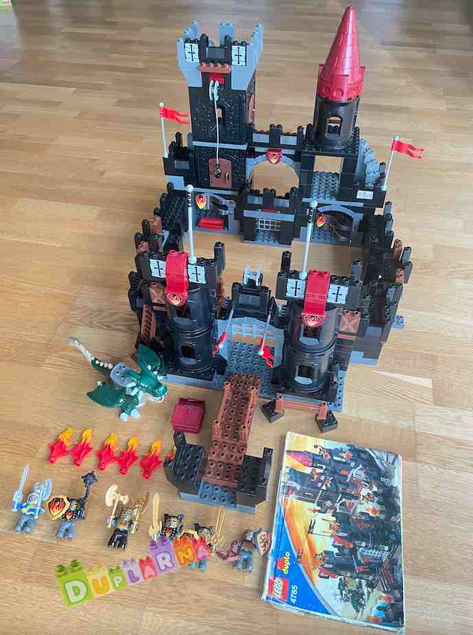 Lego Duplo 4785 - Velký černý hrad s drakem / Black Castle