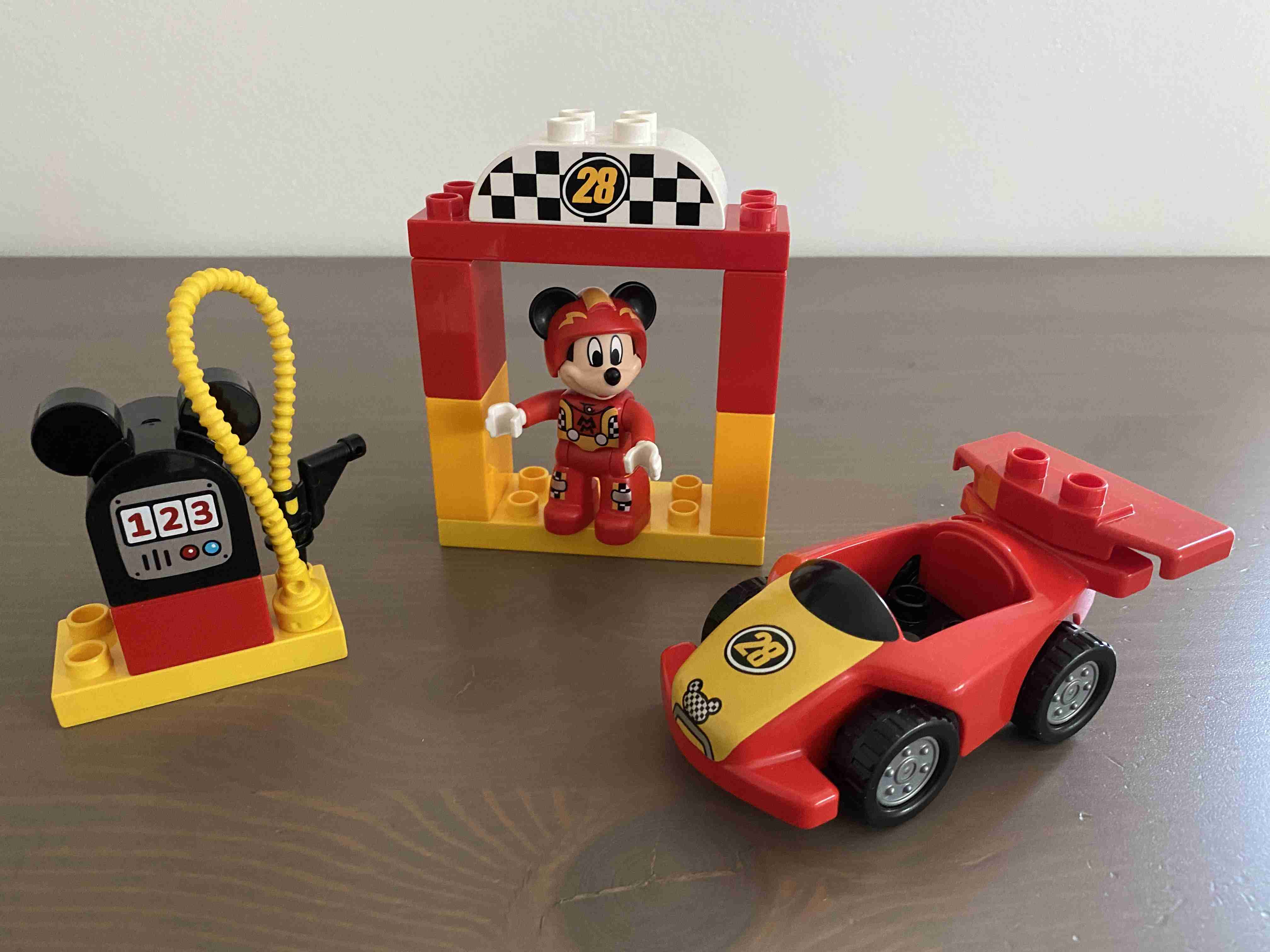Lego Duplo 10843 - Mickeyho závodní auto