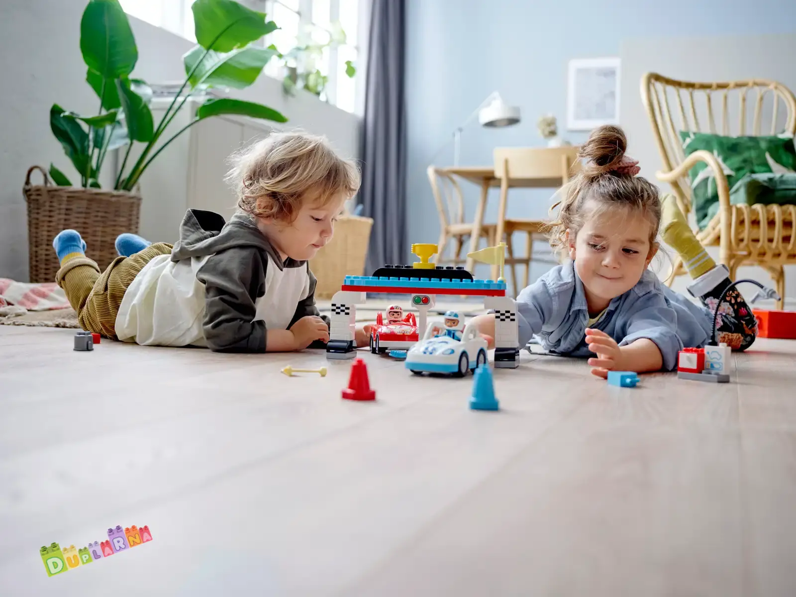 Lego Duplo Town 10947 - Závodní auta natahovací